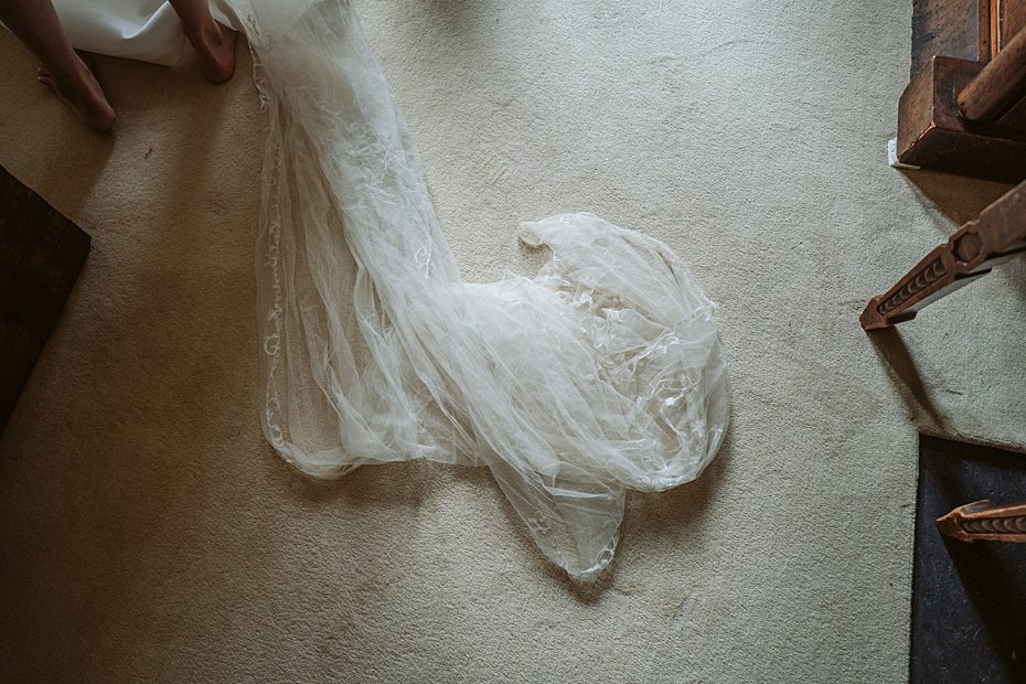 Duns Tew Wedding - Elli & Michael - Lee Dann Photography-284.jpg