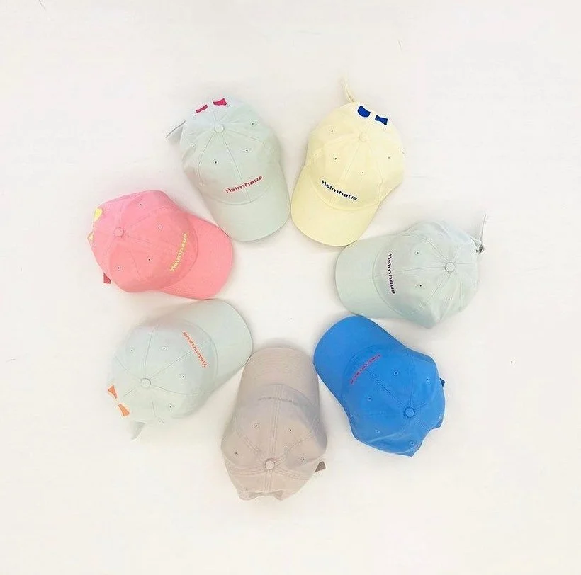 neu! caps f&uuml;rs @helmhaus_zuerich 🥲
ab heute zu getten im helmhaus!

tiptop design as always by super  @adelinemollard embroidered by @radargrafik juhu lg