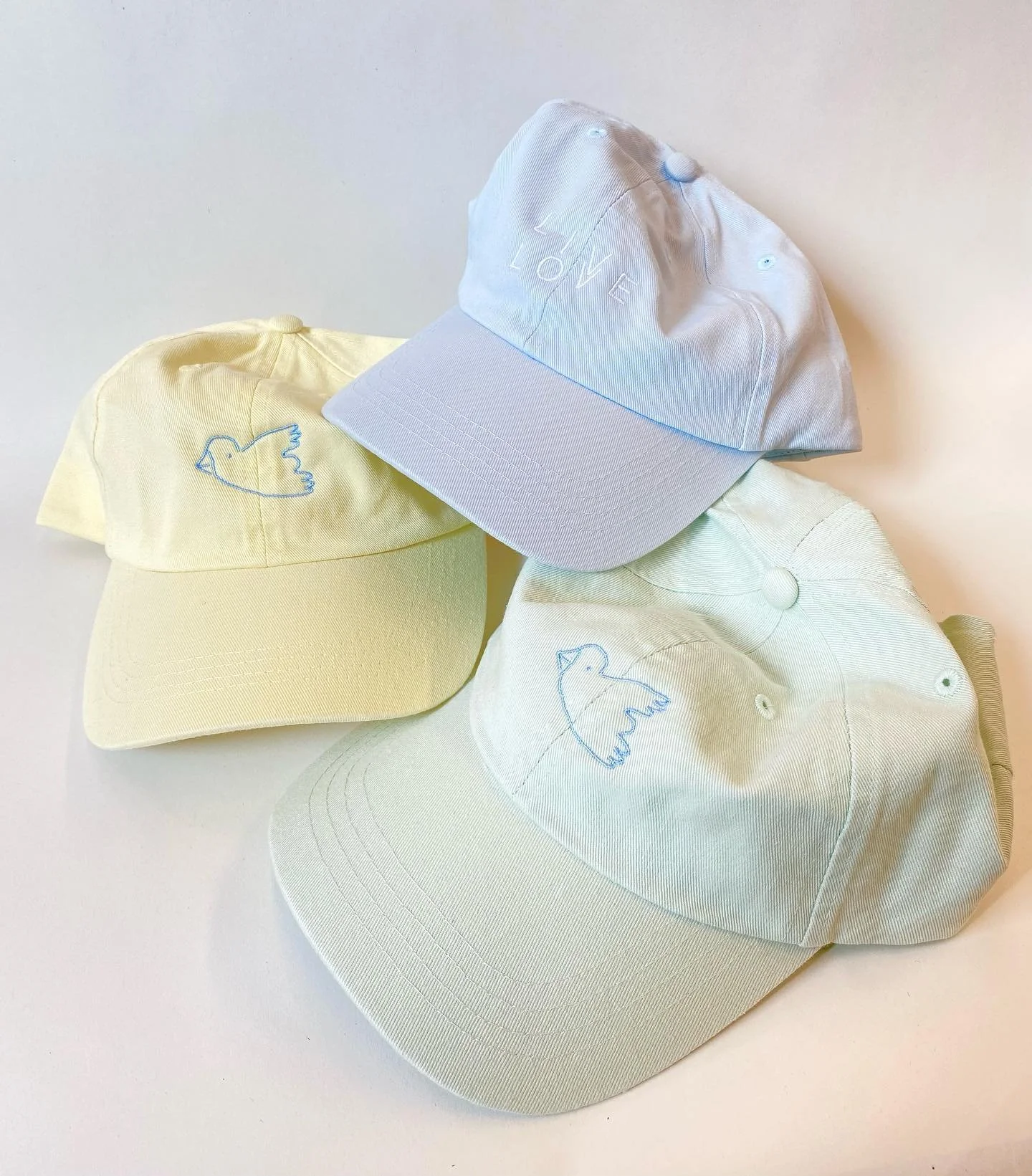 Ab heute ge&ouml;ffnet:
Japanische Grafik heute &amp; Helmut Schmid Typografie 
Im Museum f&uuml;tr Gestaltung Z&uuml;rich

Caps dazu ab sofort im super cooli Museumsshop erh&auml;ltlich! 🧼

@museumgestaltung &lt;~~