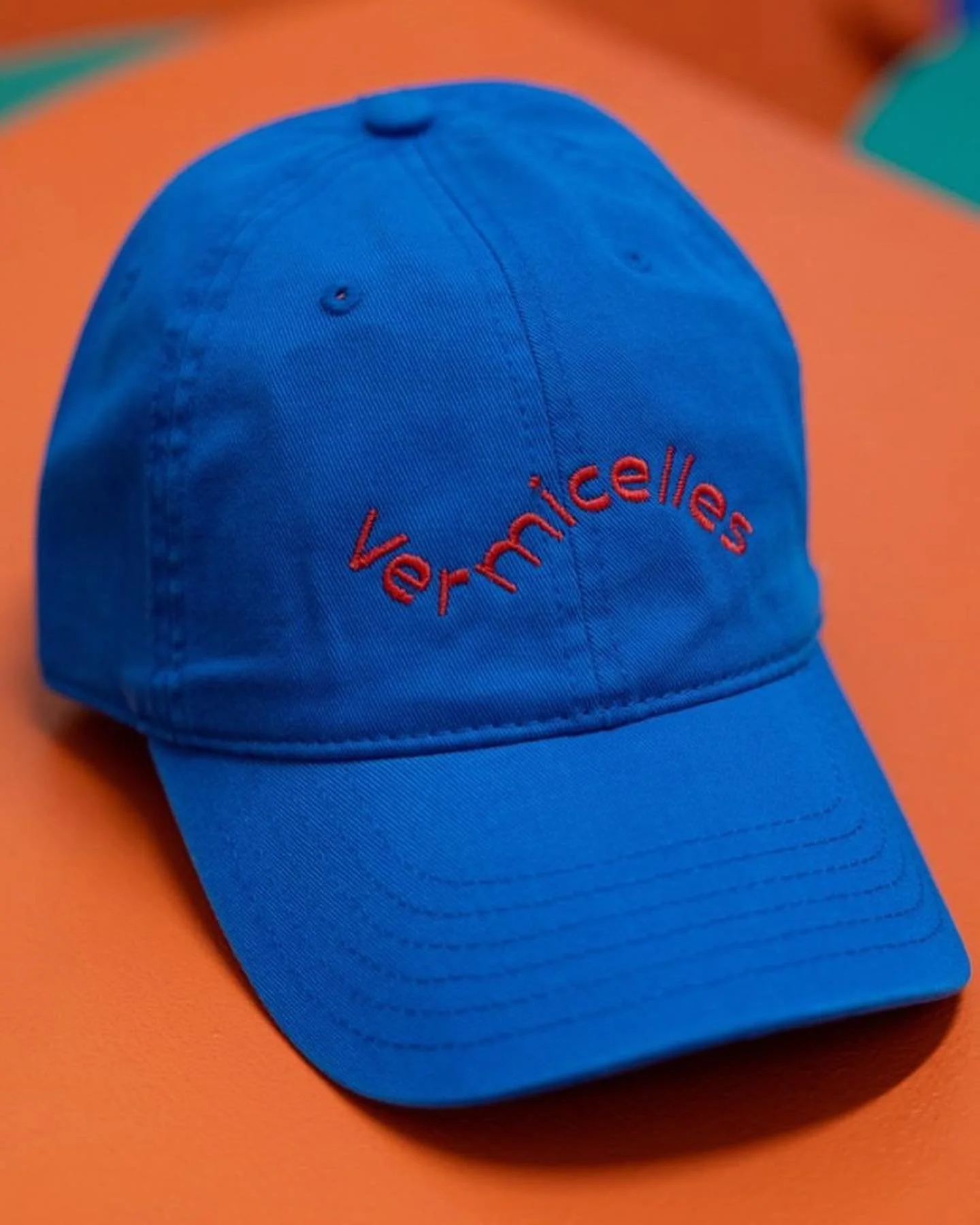 ueeeee heute gehts los! 
sch&ouml;nster ort im grauen november in zh 💕

und so toll, dass ich mit stickereien mithelfen durfte 🥹

design und photo credit @vermicelleria