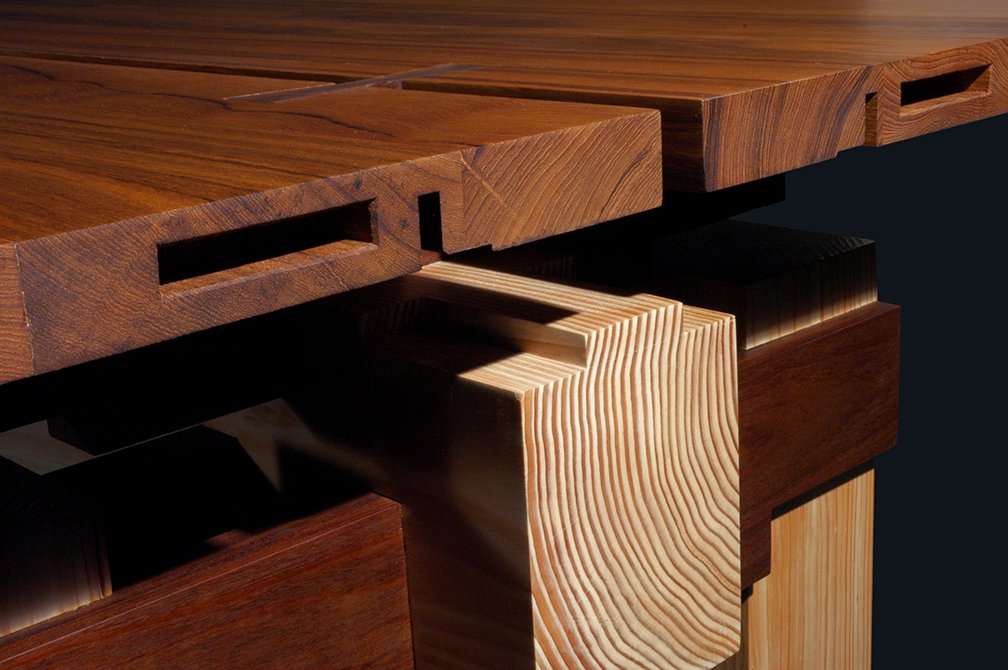 Dining table detail