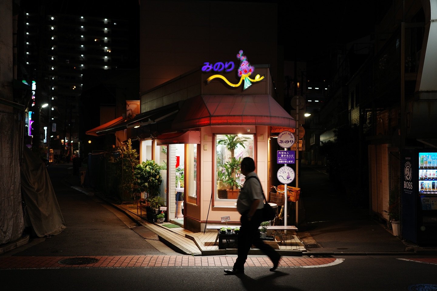 Late night cruises

#tokyonight #tokyotravel #ricohgr3x #ricohgriiix #straightoutofcamera