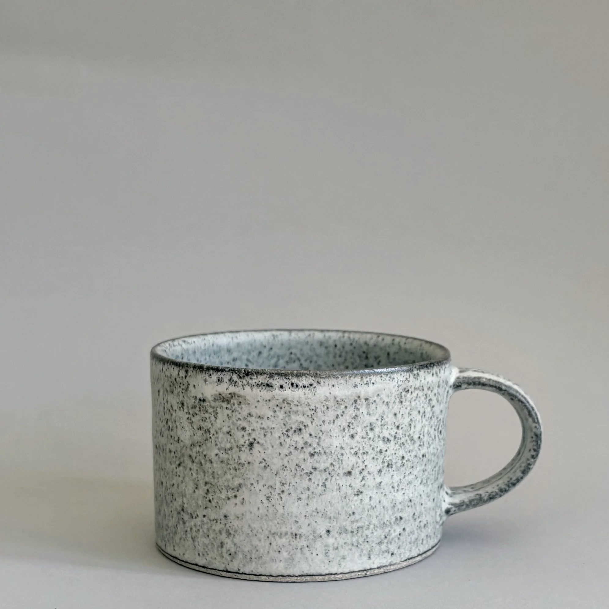 Short mug in ash