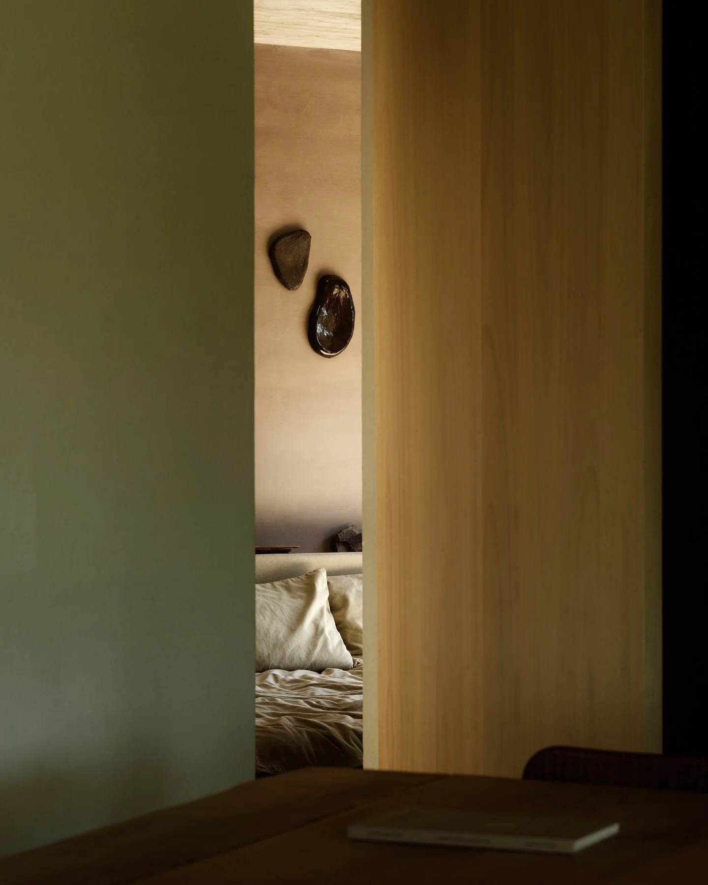 A quiet passage, a glimpse into stillness &mdash; where form and light speak softly.

Works by @jessy.vandurme at @canaserra_melides , part of the Poetics of Material and Space exhibition presented by @sanaecollective

Pictures by @piet.albert.goetha