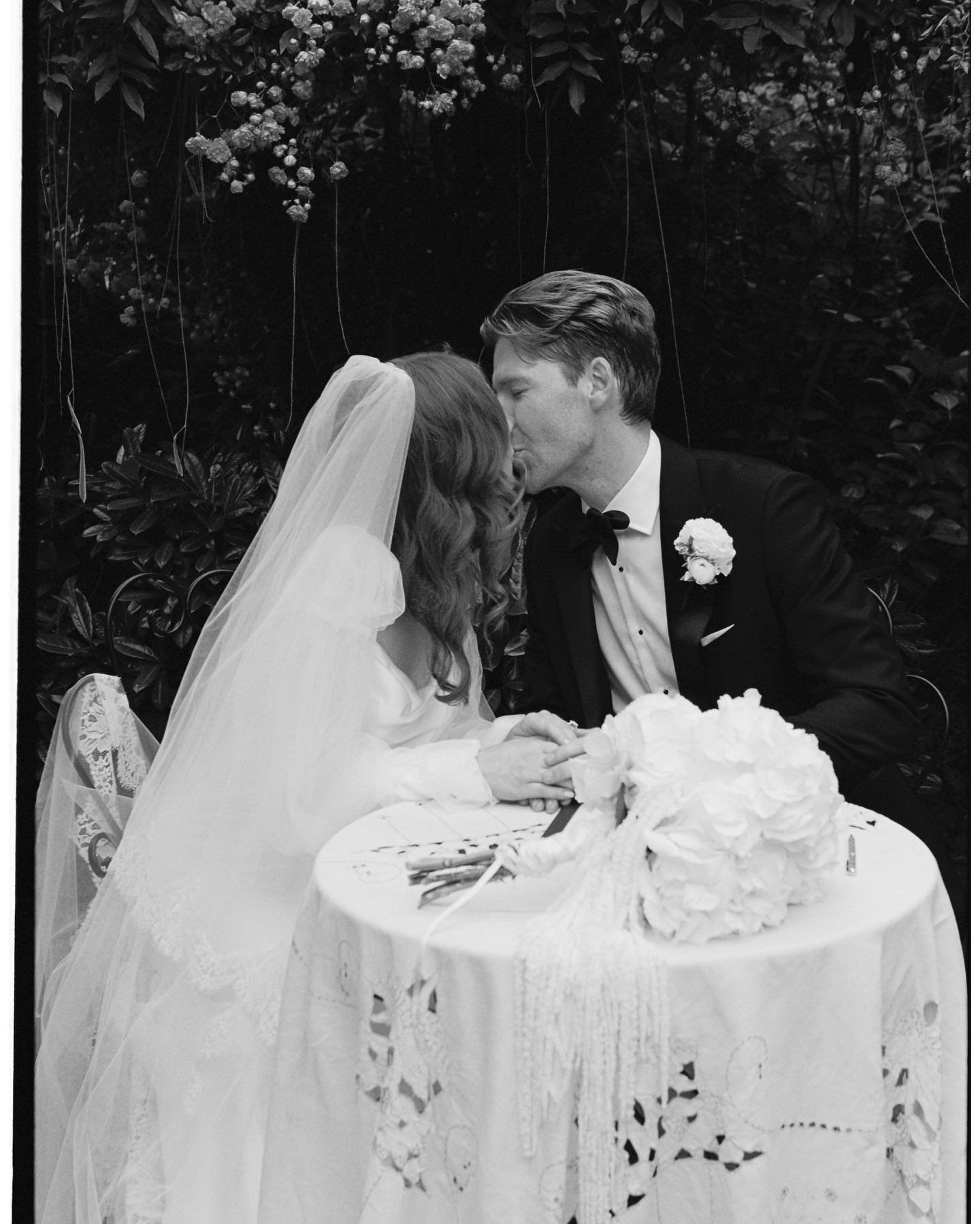 Miranda and Jacks beautiful day captured to absolute perfection by our talented friend @sebastian_paynter_photo 

@sebastian_paynter_photo 
@gooddaydwyer 
@gr.events_ 
@samburnellfloraldesign 
@calechebridal