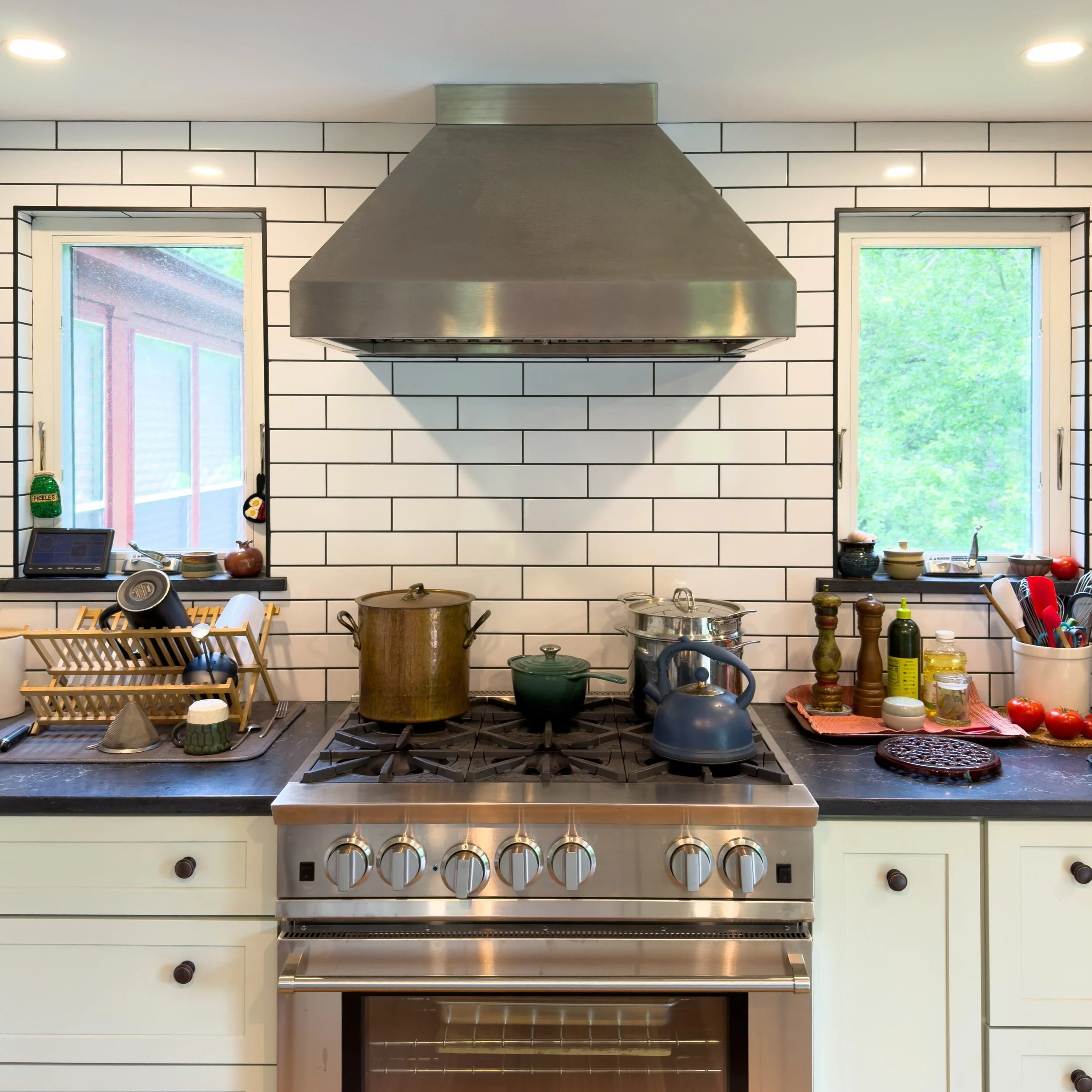 Oo la la

Big shoutout to Jason &amp; Jason for the beautiful carpentry work.

Cabinets &amp; design: @lcdesignconcepts 
Floor &amp; tile: @valley.floors.inc.vt 
Electrical: Blackhorn Electric
Plumbing: Elite Plumbing &amp; Heating
Paint: Fortunati P