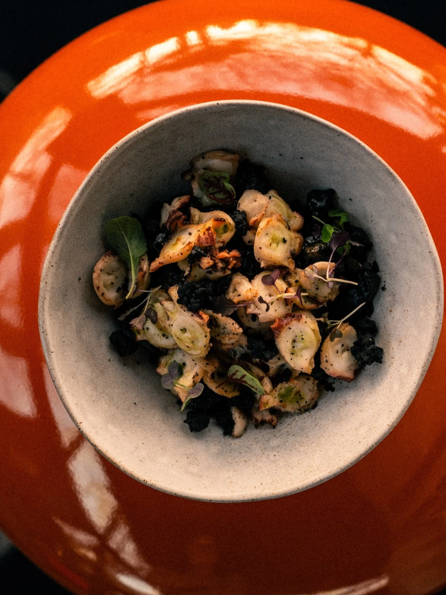 gnocchi di pane / 

gnocchi di pane, polpo arrosto, alga nori e lime nero 

Not your usual gnocchi 🤌🏽