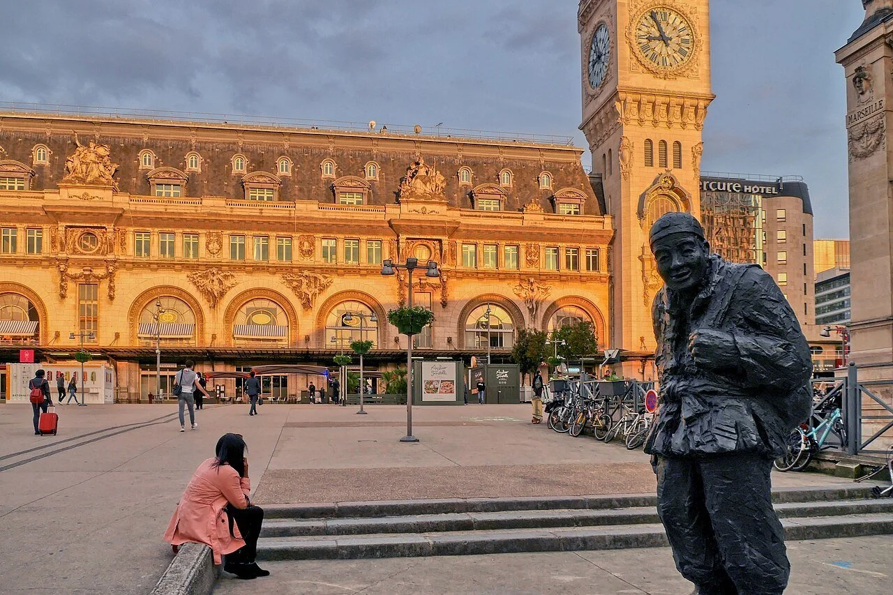 Sortir seul à Paris : des expériences à vivre sans attendre personne