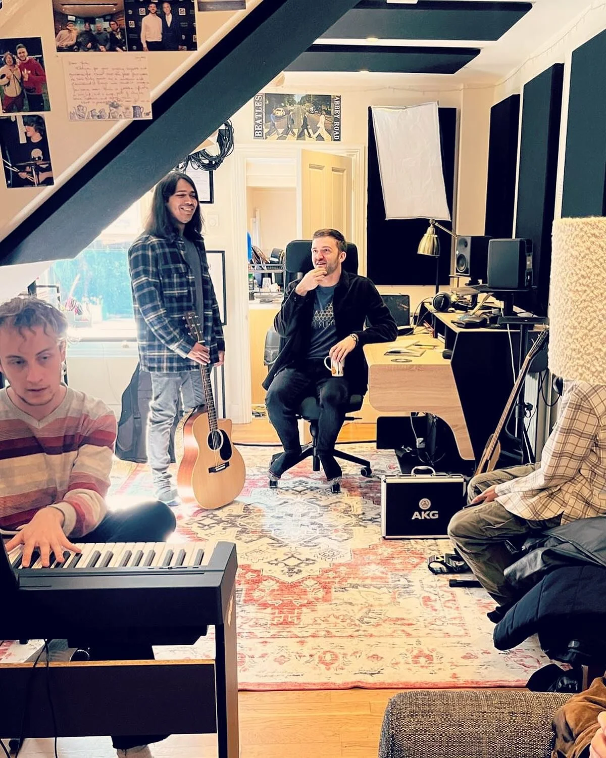 I&rsquo;m searching for more unique artists with original music, for recording and mixing with me in this place! 🇬🇧-based, studio near London 🏙️ 

No genre restrictions. Authentic, honest music is the only requirement 🙏

Recording fee TBC; testim