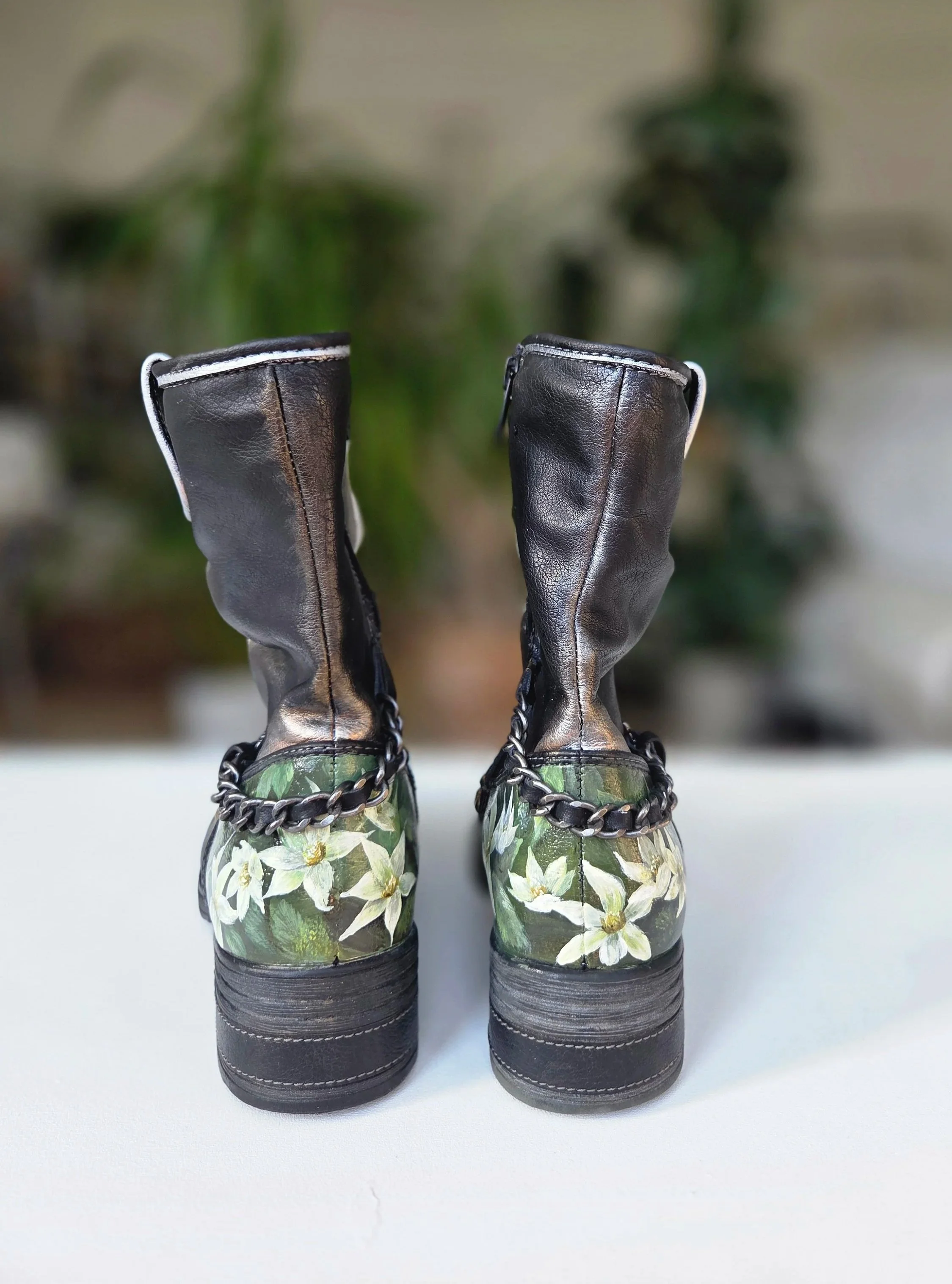upcycled+painted+boots.jpg