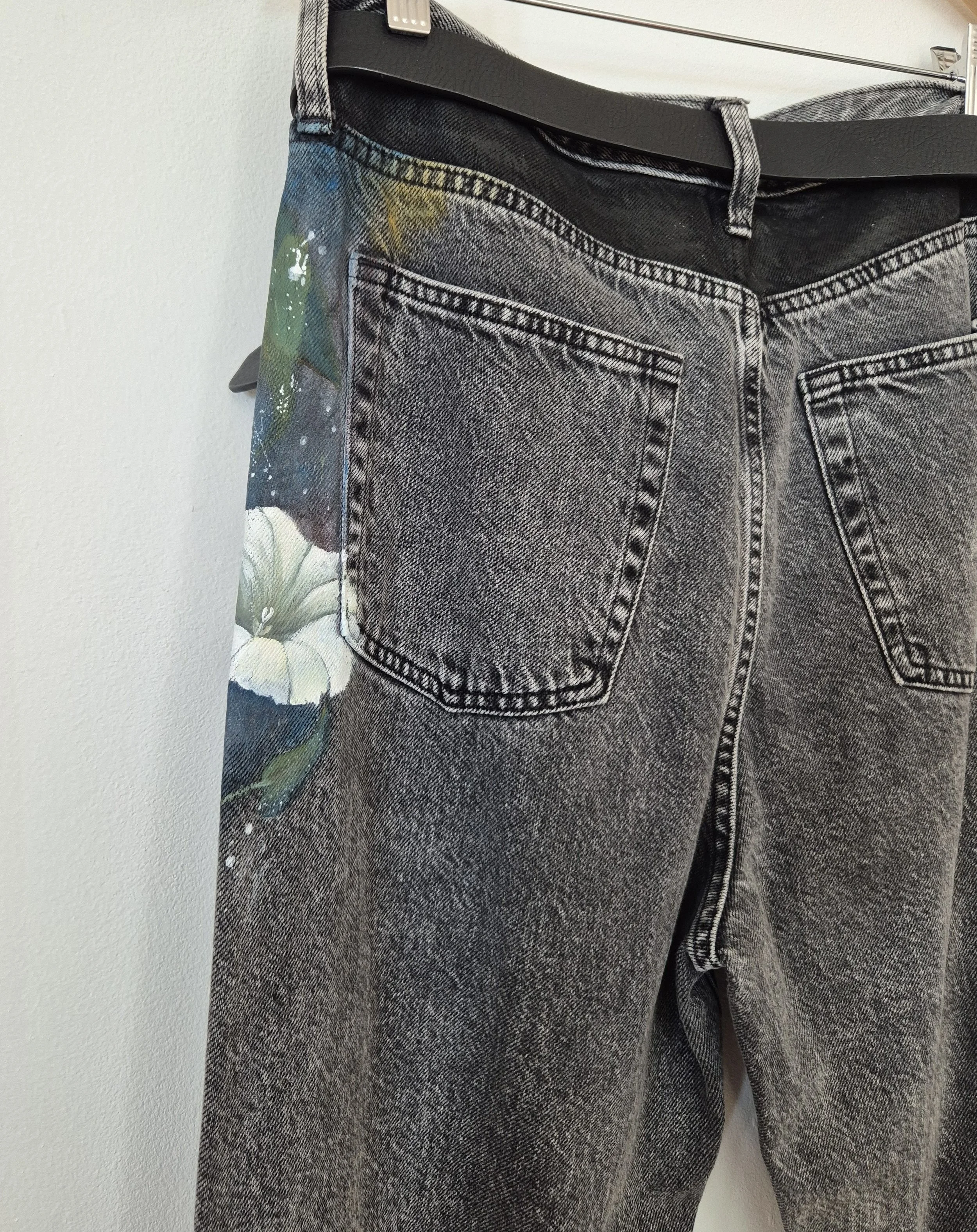 painted mom jeans.jpg