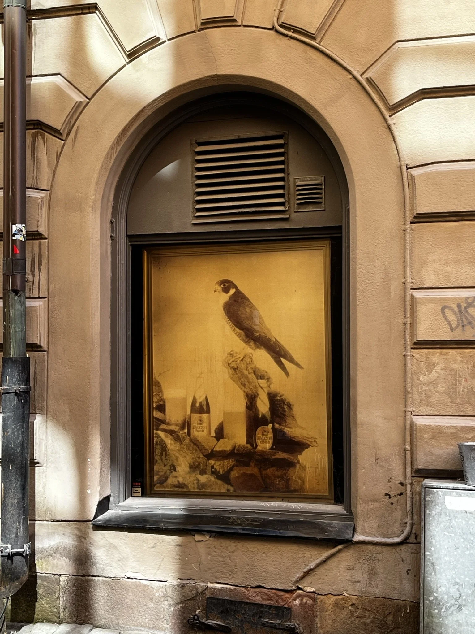 Stampen Window Bird.JPEG