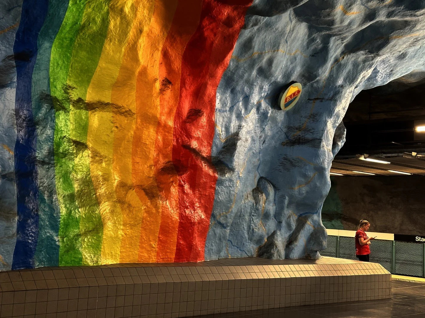 The SL transportation dept. decided to "jazz up" several of the Tunnelbana stations. They really are a work of art. This is the station, Stadion (by the Olympic Stadium, and no, this was not initially intended as what some might think back in the 70'