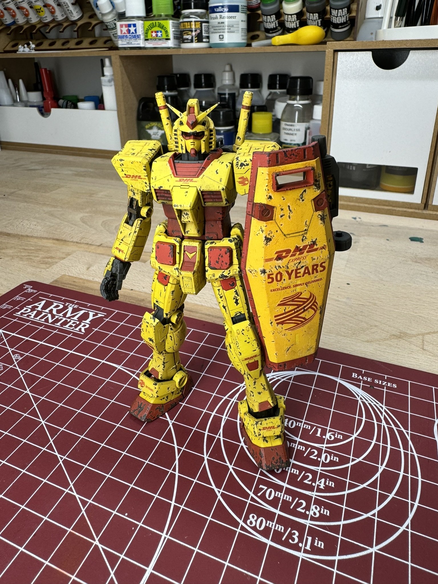 2019 | Bandai | RX-78-2 Gundam (Ver. DHL Express) | 1/144 (RG)