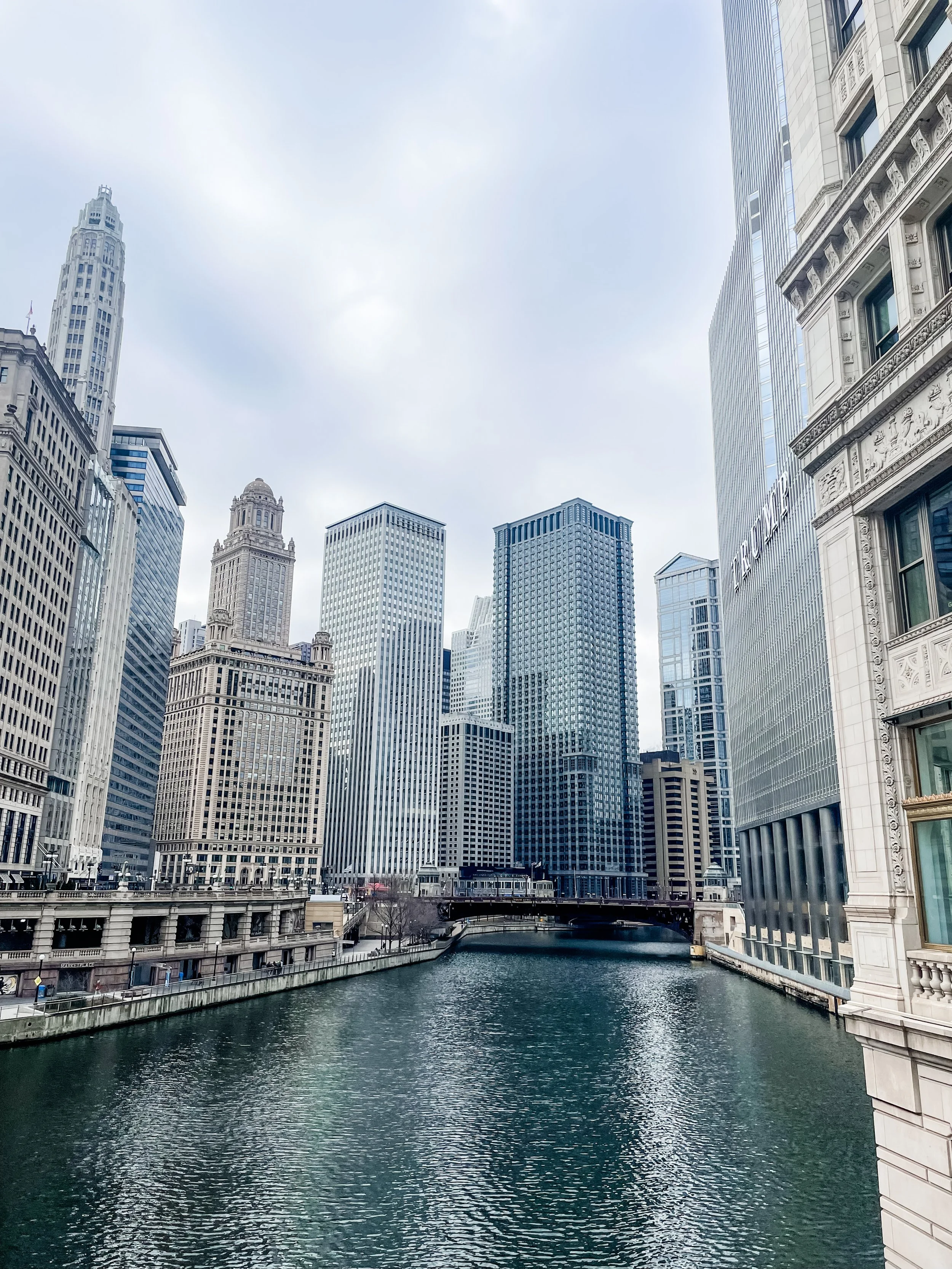 Chicago magnificent mile, date night