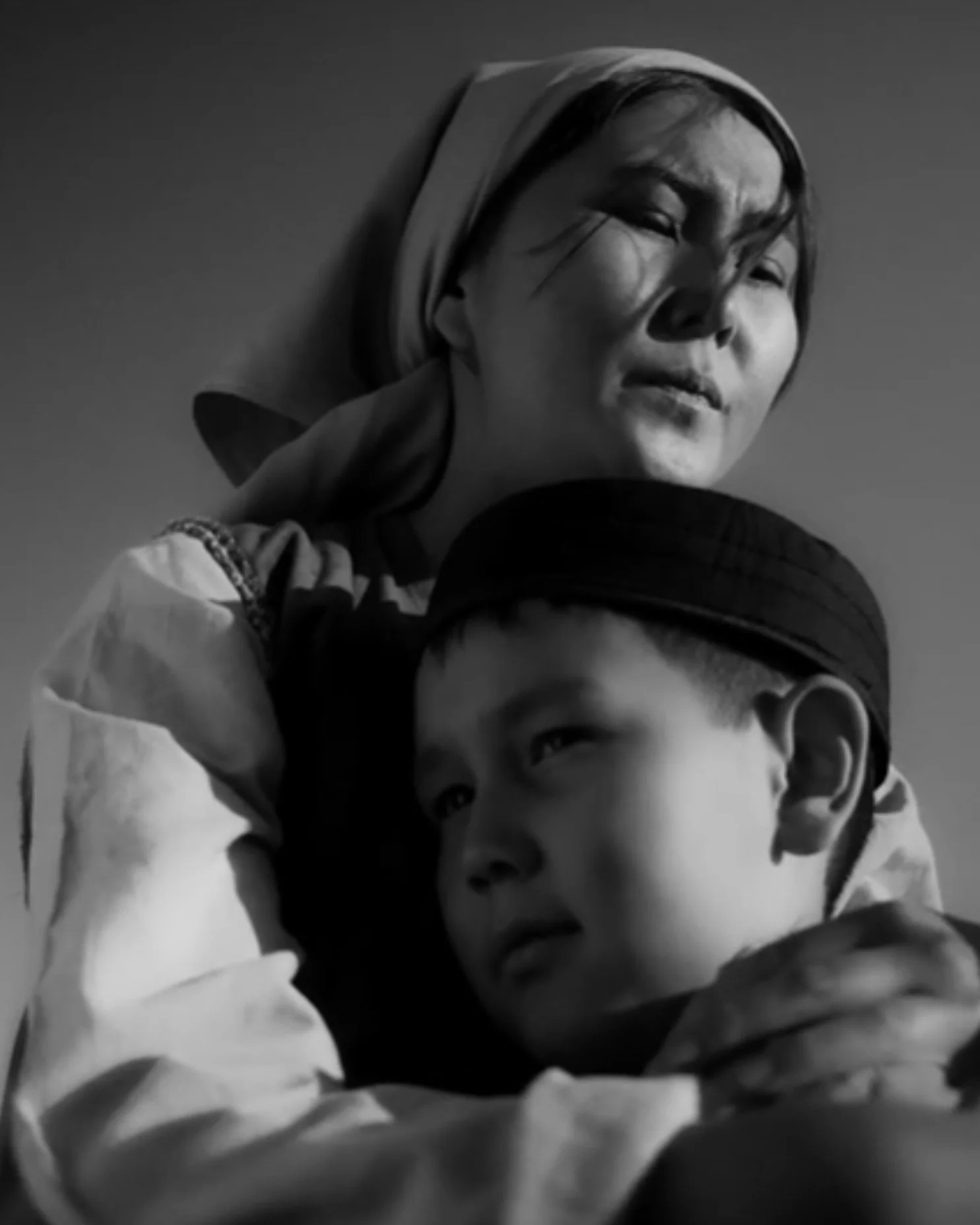 täuelxsız — aştyq jailağan dala (The Hungry Steppe) (2025)
Kazakhstan · Hauntology
Premiered internationally in Paris as part of the Projet Betula: Speak Volumes program, the work stands at the forefront of Central Asia's modern art-activism movement