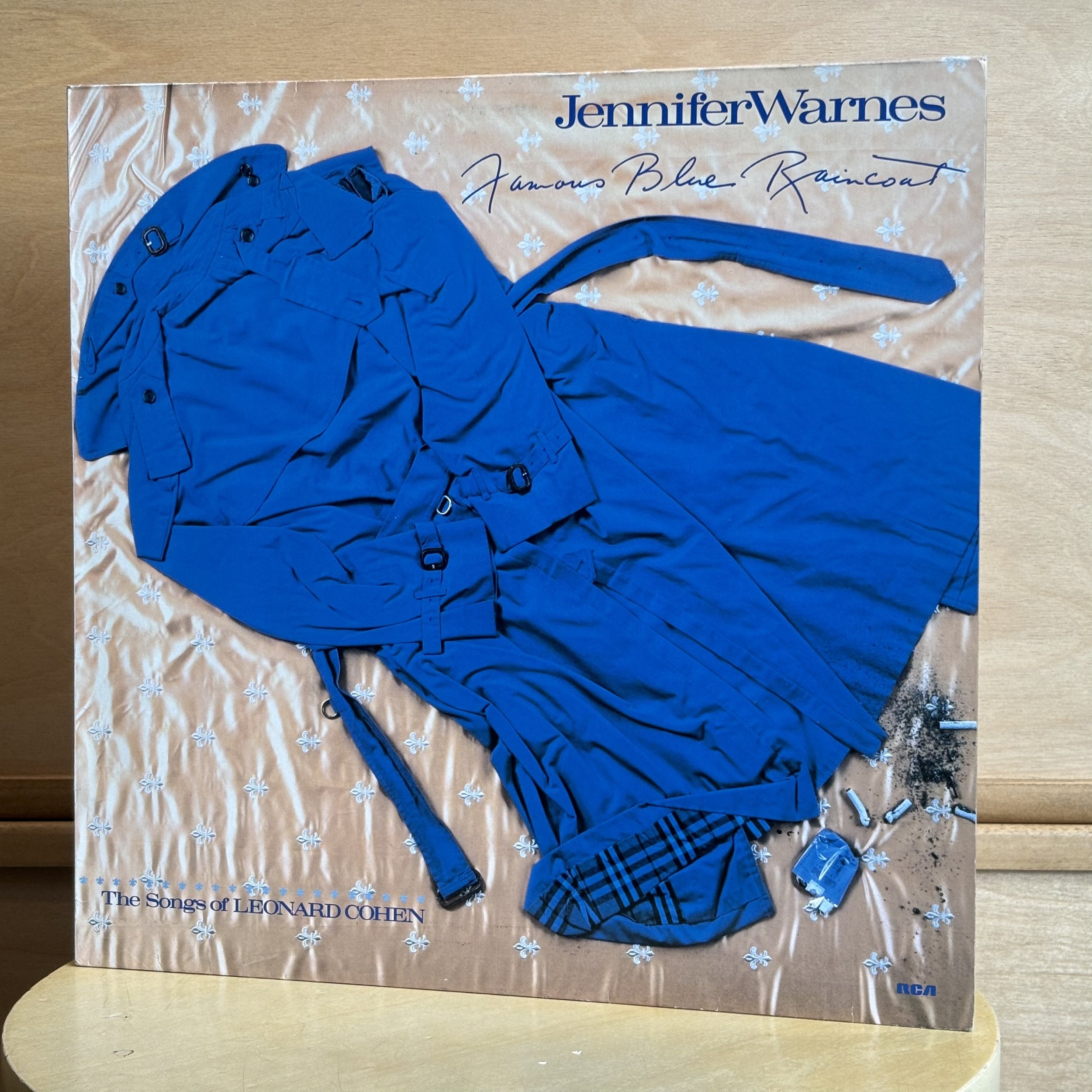 Jennifer Warnes – Famous Blue Raincoat