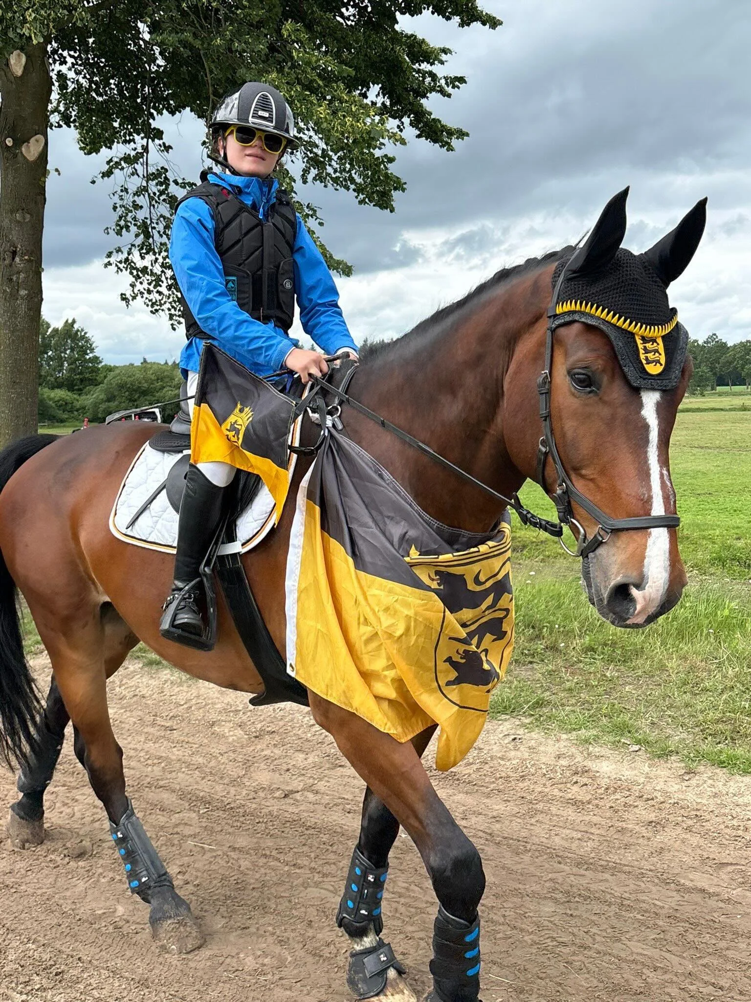 Was f&uuml;r ein Wochenende f&uuml;r unseren Reitverein! Unsere Reiterin Lena Haller vertrat vergangenes Wochenende die Farben von Baden-W&uuml;rttemberg bei der renommierten Goldenen Sch&auml;rpe in L&ouml;ningen und sorgte gemeinsam mit ihrem Pferd