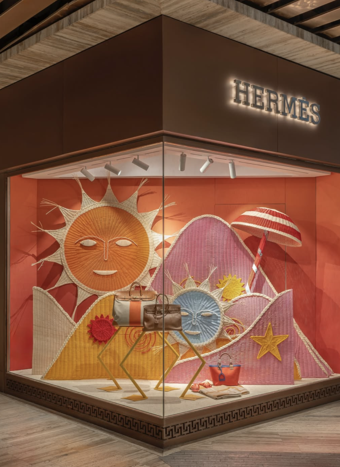 HERMES WINDOW. 2025.