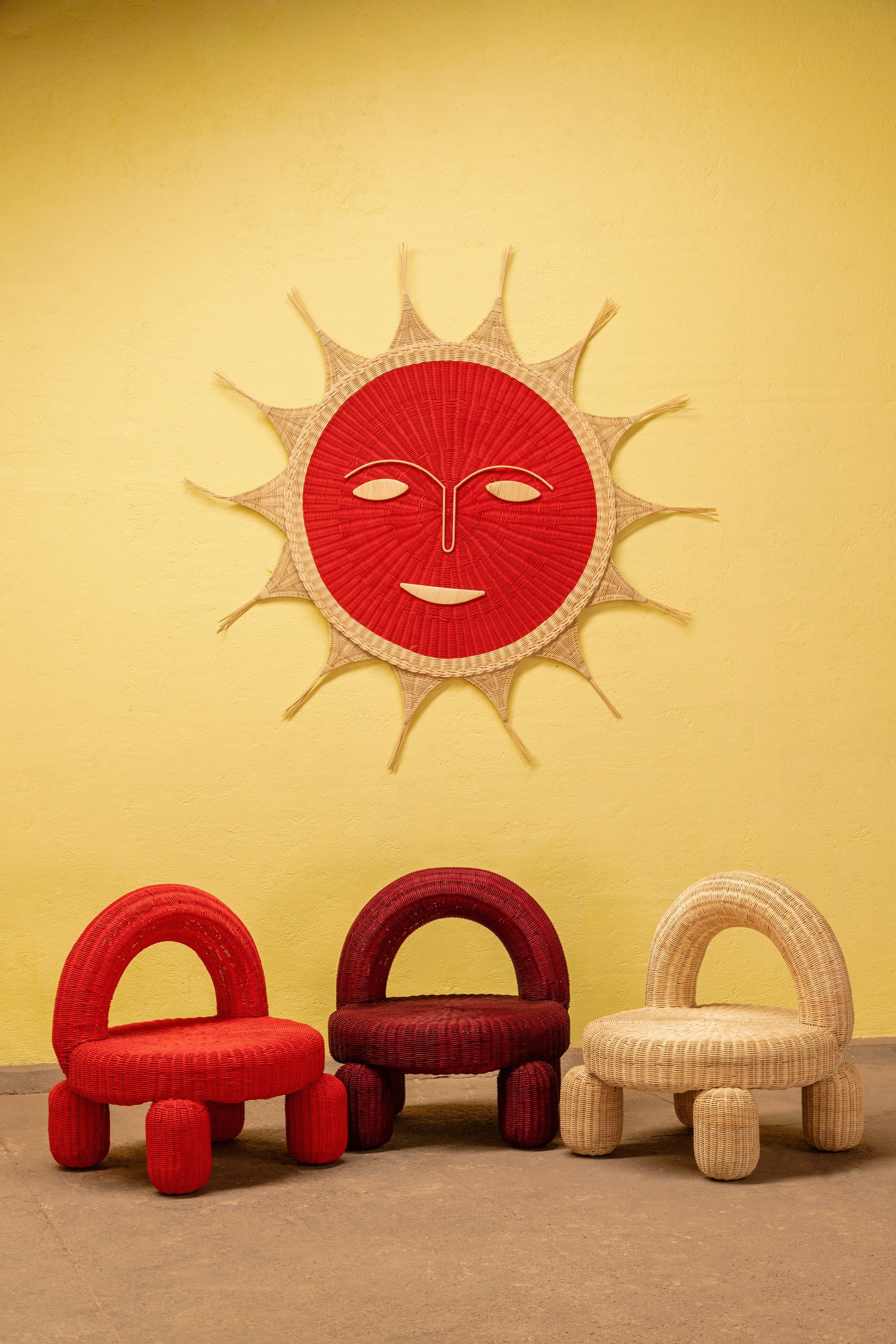 LA TUNA BIG CHAIR.
REQUEST CATALOG.