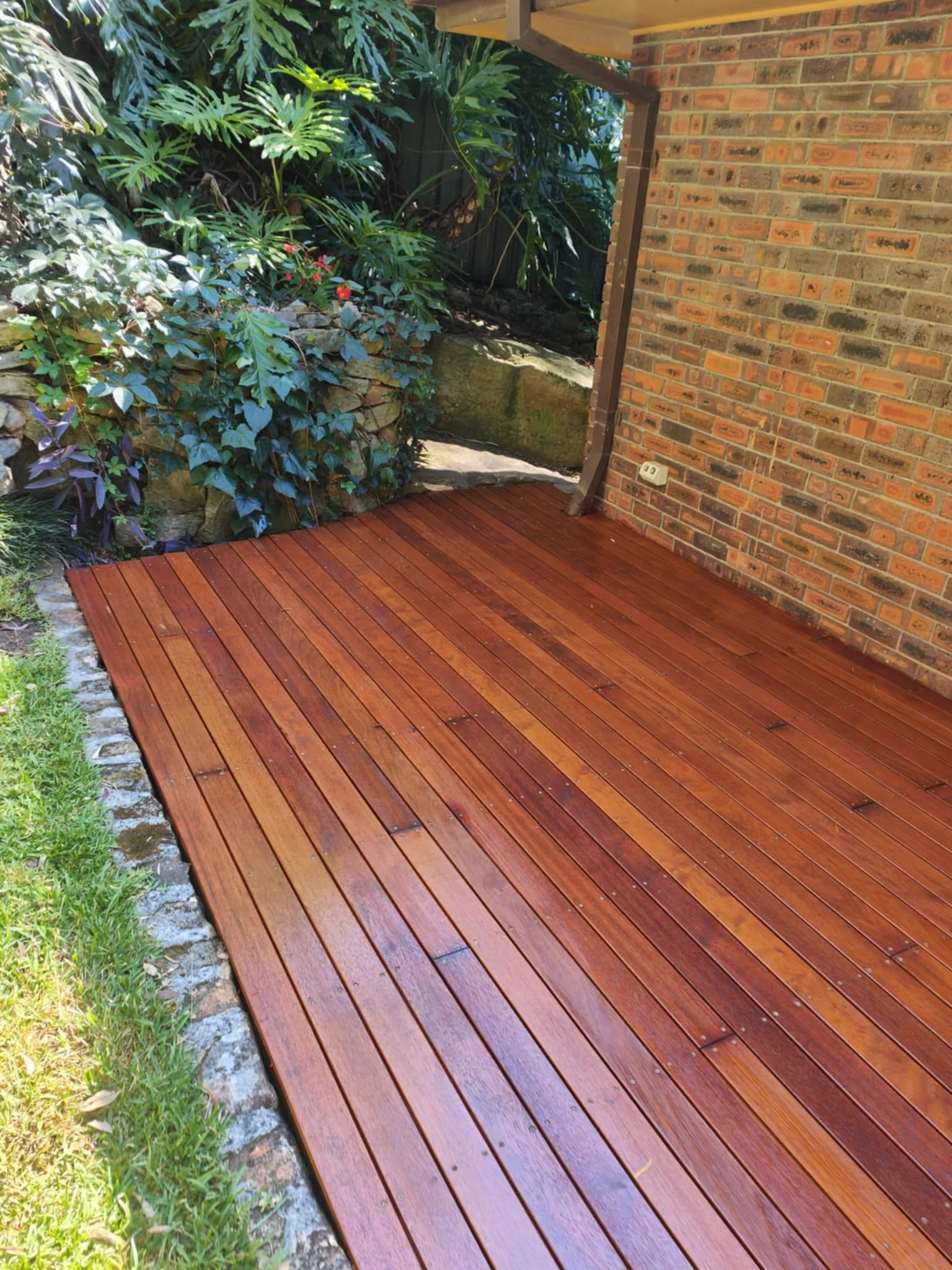 Timber decking builder in Faulcongbridge. 