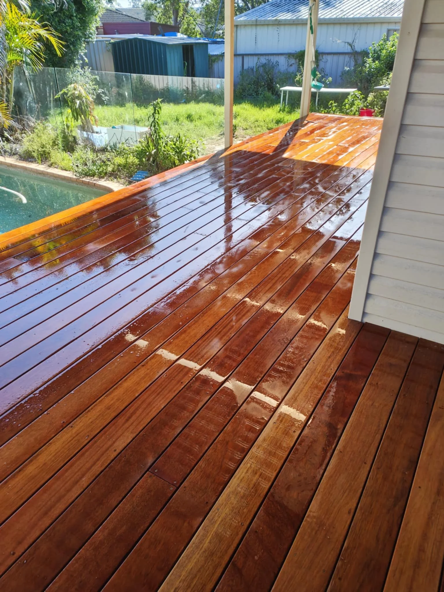 Decking in this lower blue mountains home. Timber decking to enhance your outdoor space in Springwood. Springwood decking builder, near me. 