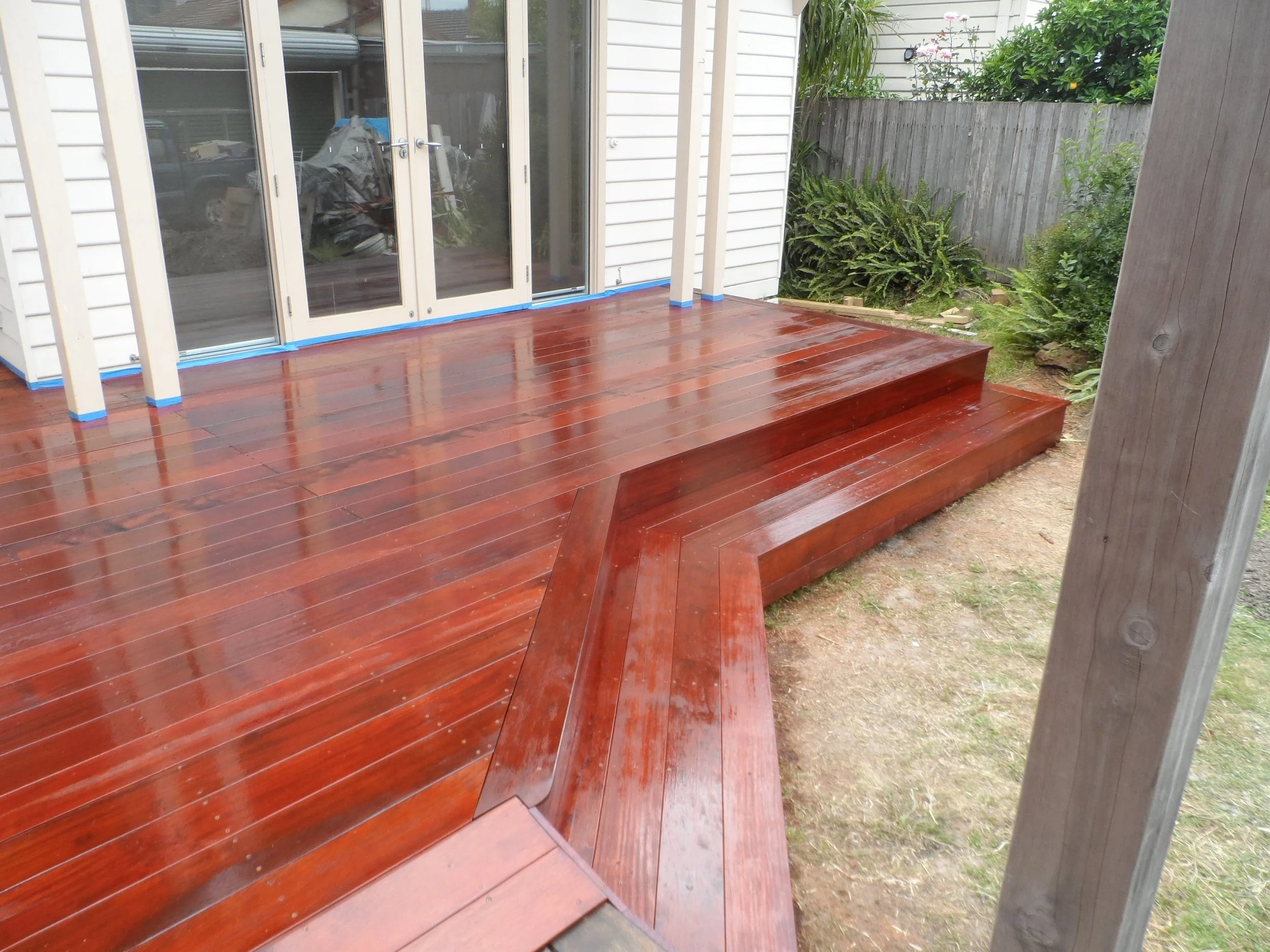 Merbau Decking in Emu Heights. Decking with a darker stain and steps for added accessibility. Decking in the lower blue mountains by Would Work Ideas. 