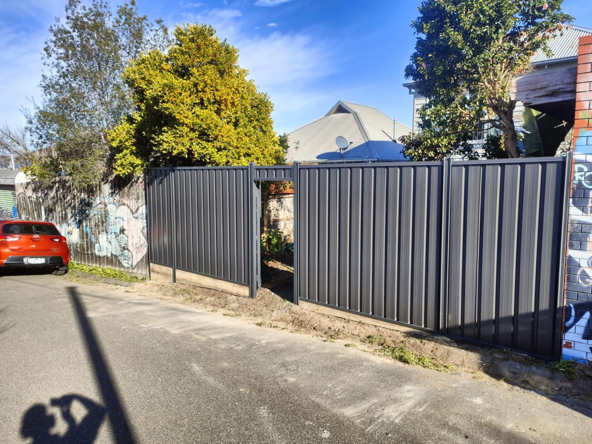 Fences by Would Work Ideas. Fence contractor using colourbond. Fence builder near me. 