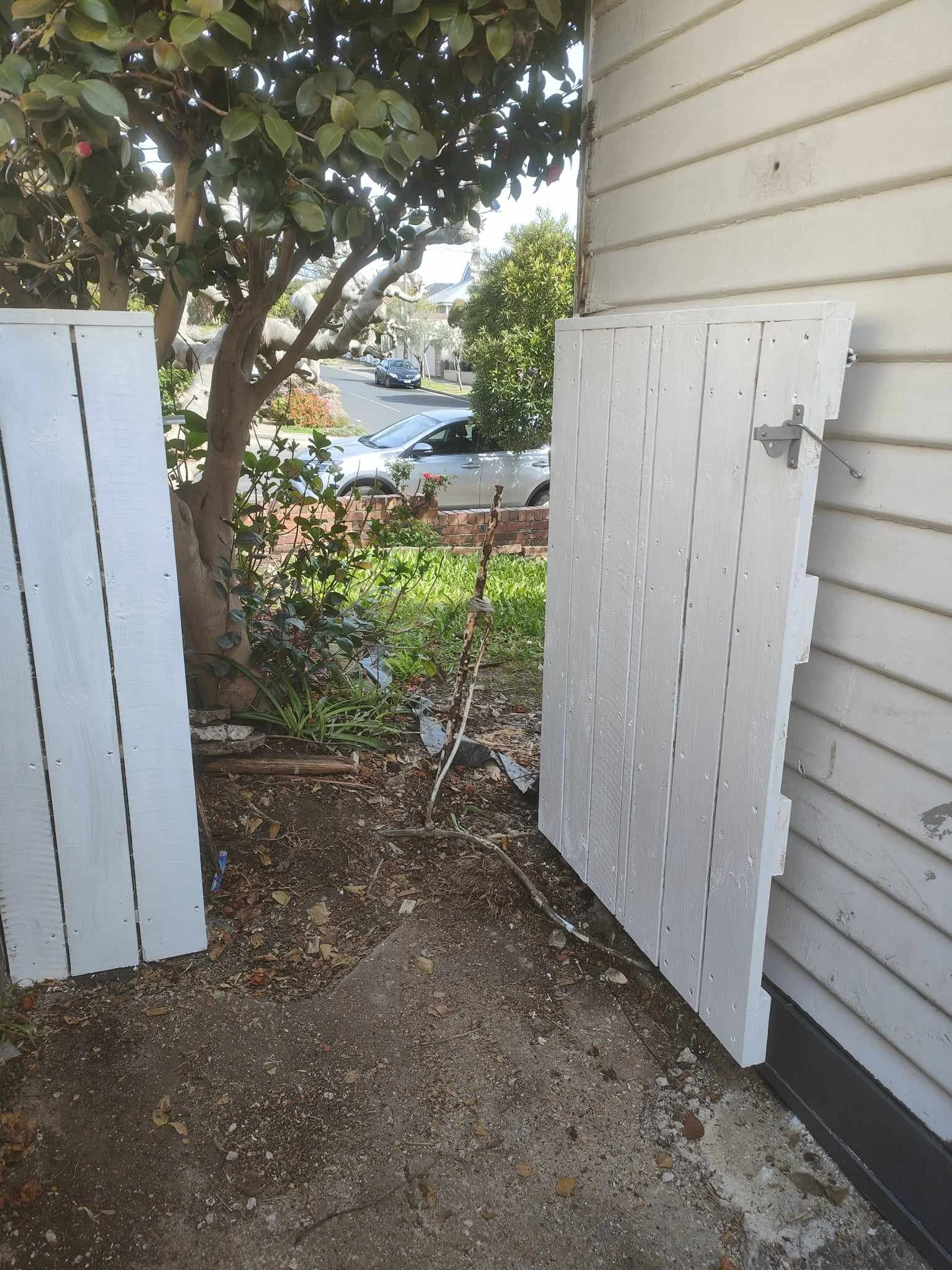 Custom timber gate using treated pine. Finishing off this clients home. Penrith and Blue Mountains carpenter and decking expert. 