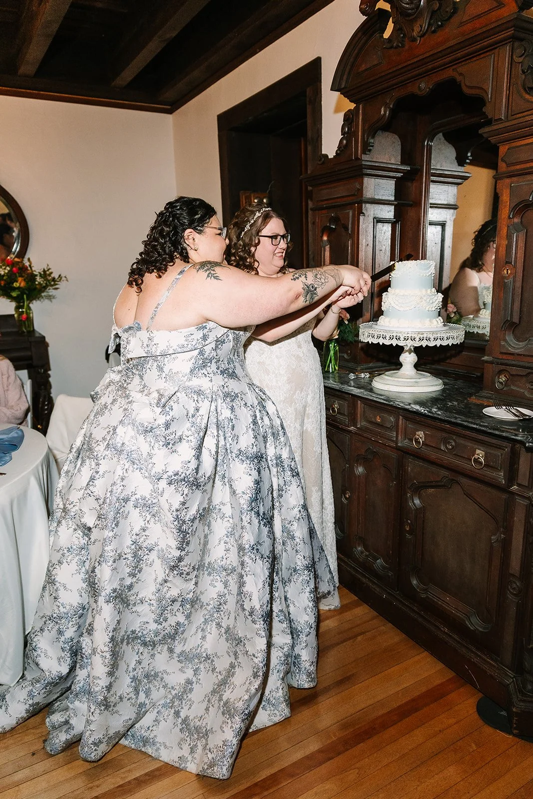 Mikaela&Olivia_CakeCutting-9.jpg