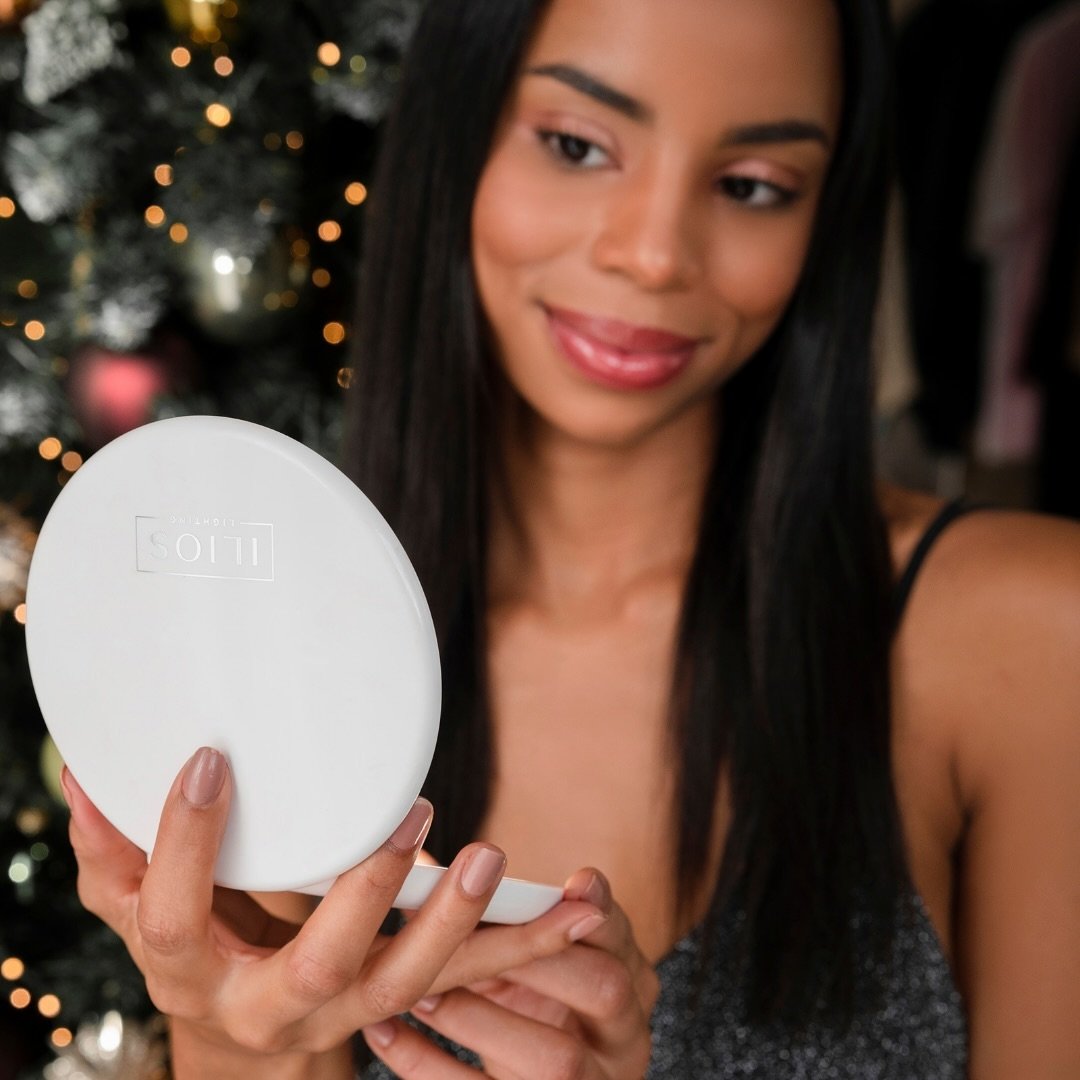 Searching for that perfect last-minute holiday gift? 🎁 Ilios Lighting makeup mirrors are the first and only to mimic natural daylight. ✨ Grab one for a friend (or yourself) and keep your makeup looking flawless all season long. 😌
#QPR #qilafipublic