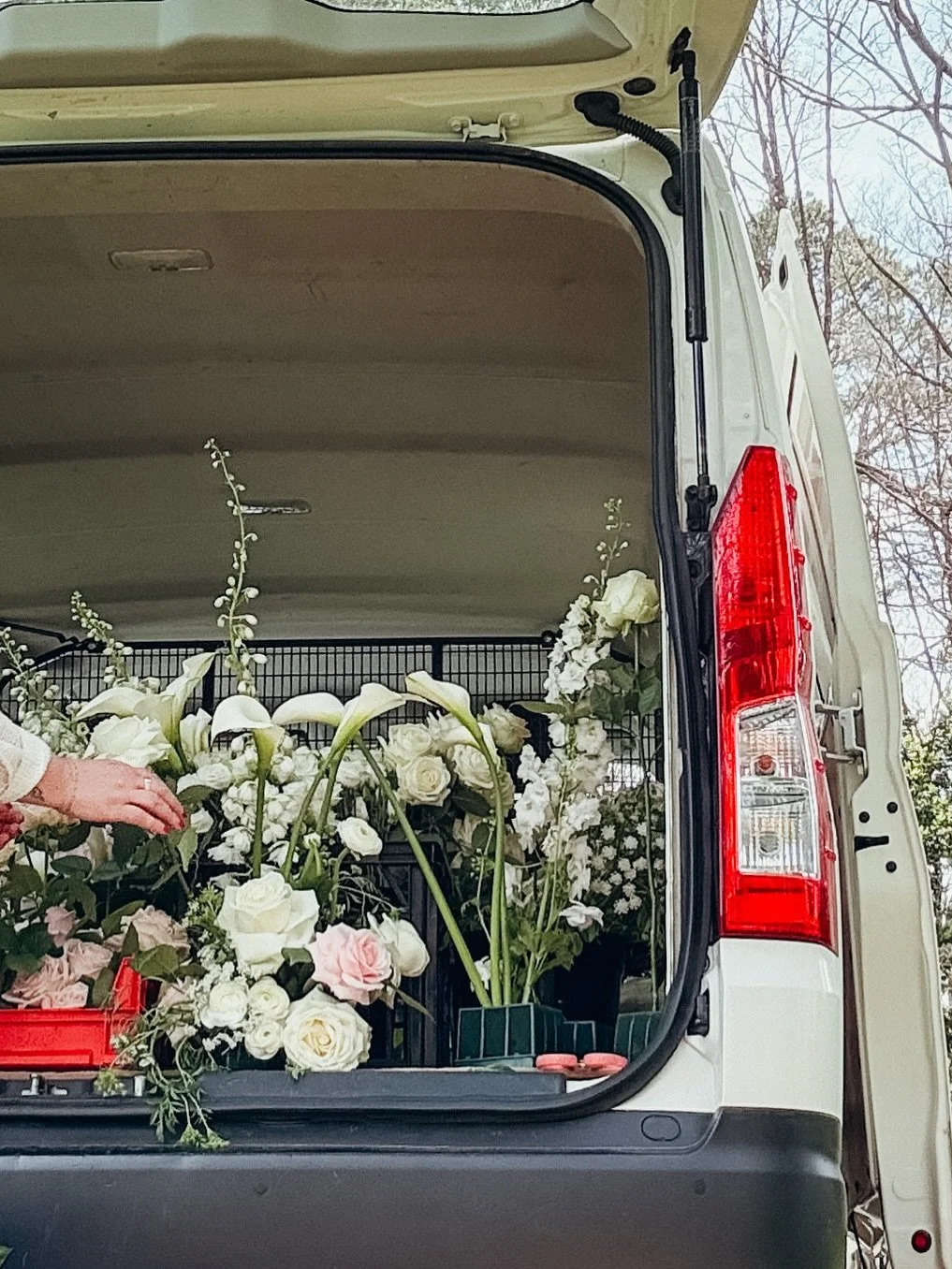 moments from a perfect week 

{for Imogen and Michael at @monafarm_ } 

#gardenweddings #flowerlovers #luxeweddings