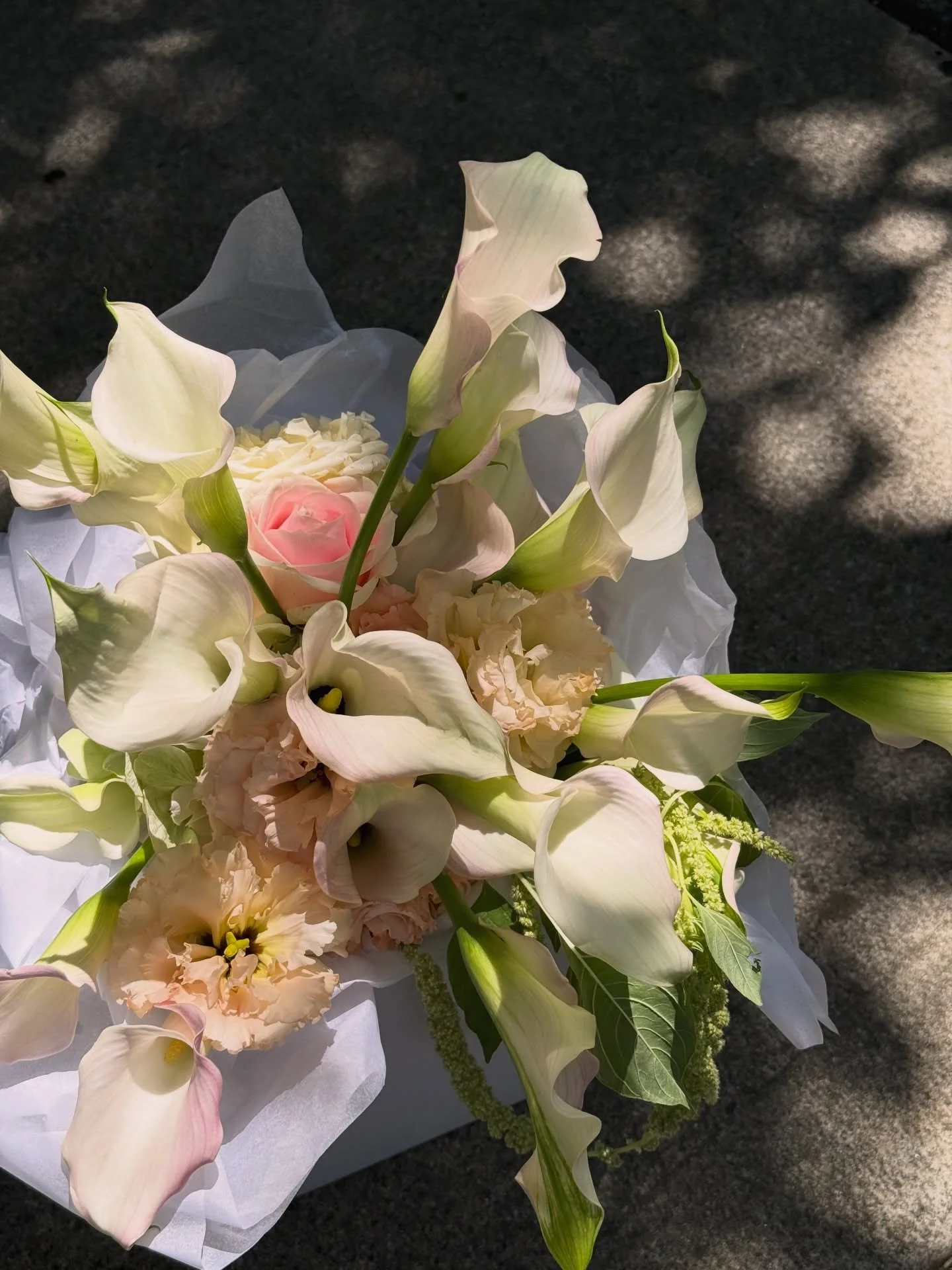 boxes of bridal blooms in golden light 

{my favourite} 

#bridalbouquet #weddingflowers #callalily