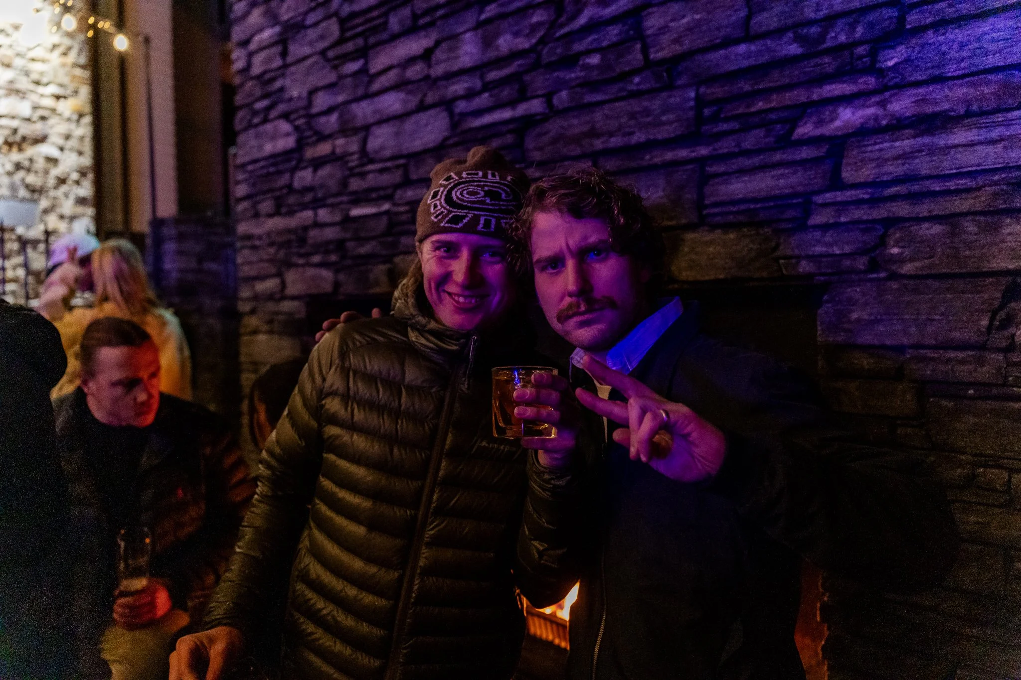 Monday blues? Not at Barmuda✌️ 
Just good vibes, great drinks, and even better company.