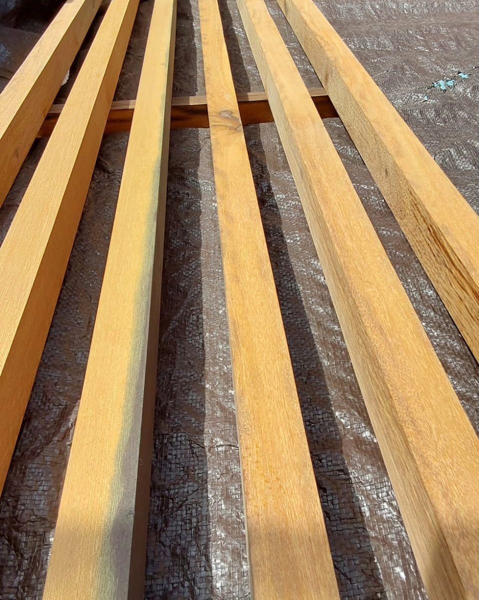 Wood hold a beauty that is sometimes hard to explain 😍 
.
#buildingcomponents #bangunan #reclaimedwood #reclaim #woodworking #woodwindows #woodoors #architecture #architectsbali #arsiktekbali #kontraktorbangunan