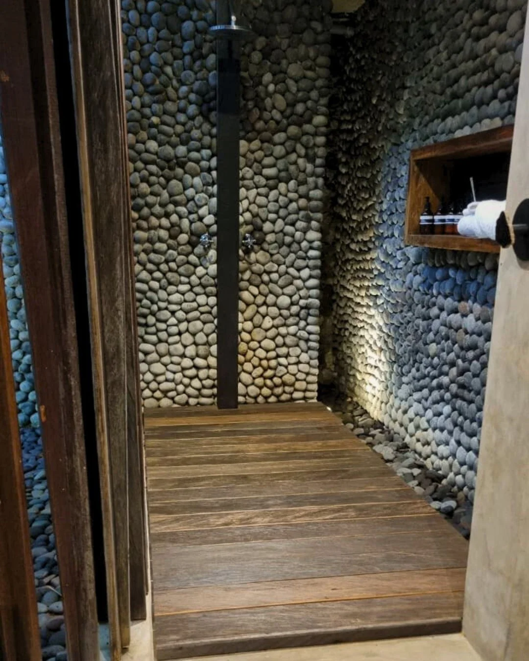 A touch of nature, reimagined.
Our reclaimed ironwood shower mat now completes the serene atmosphere of Origami House &mdash; a haven of peace nestled in the jungle of Mas, Ubud. 🌿
Crafted to endure humidity and time, each piece brings warmth and te