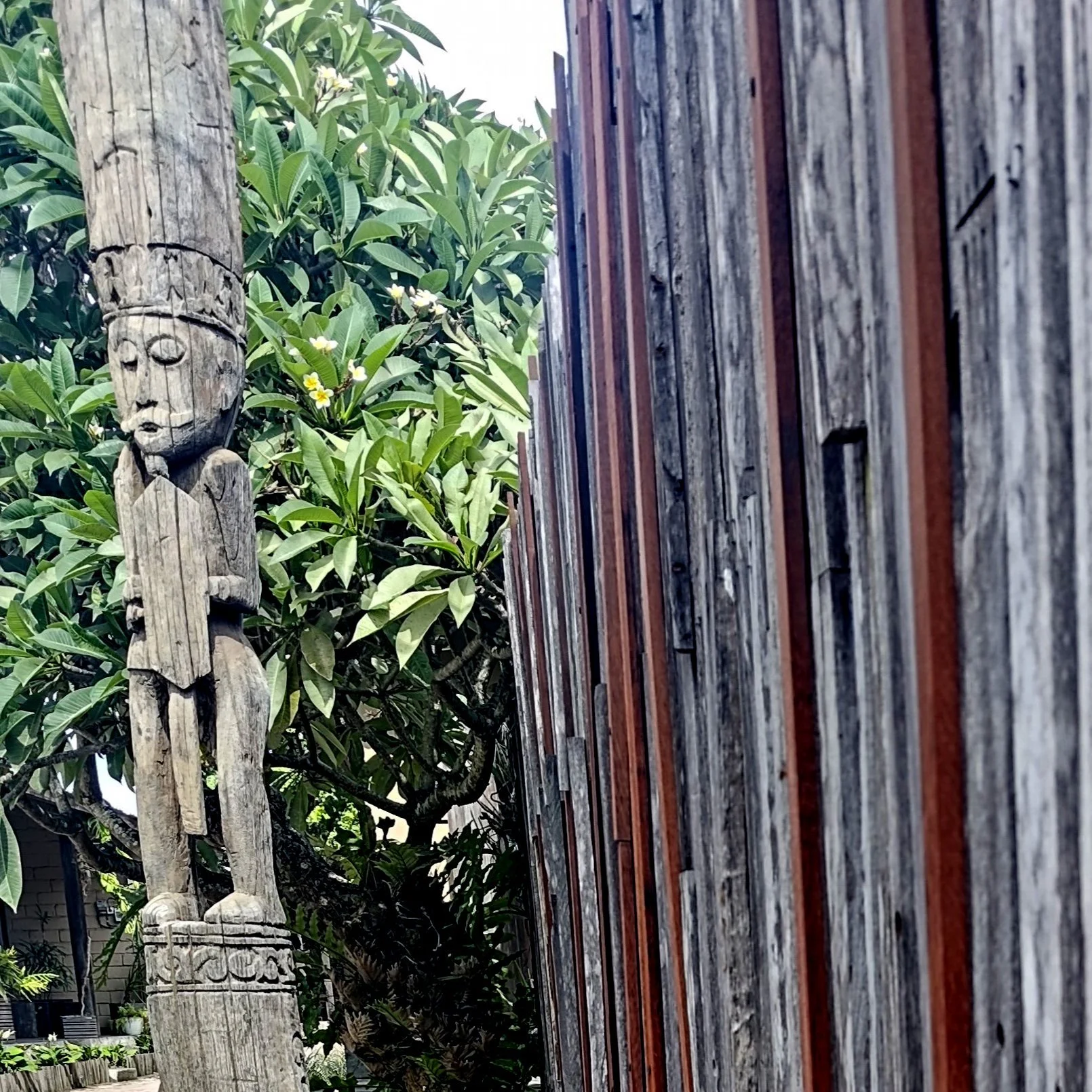 Most offcuts get thrown away. These became a statement.

Reclaimed ironwood offcuts from Kaltimber&rsquo;s decking and flooring production &mdash;
reimagined into a fence that does more than just divide space.

It adds texture.
It creates privacy.
An