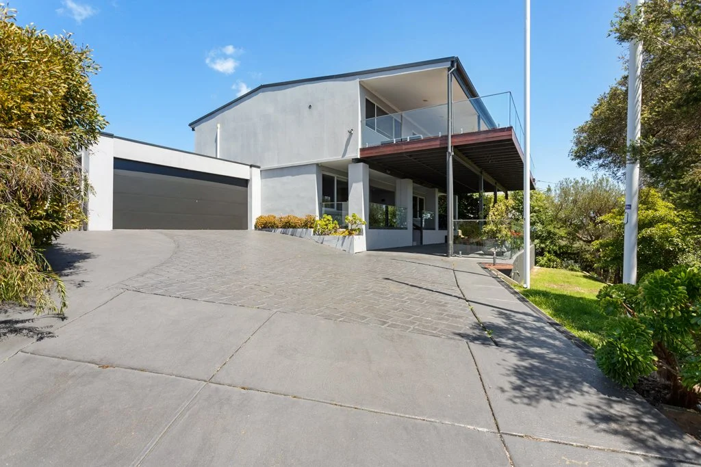 27 Alexander WEB-1.jpg