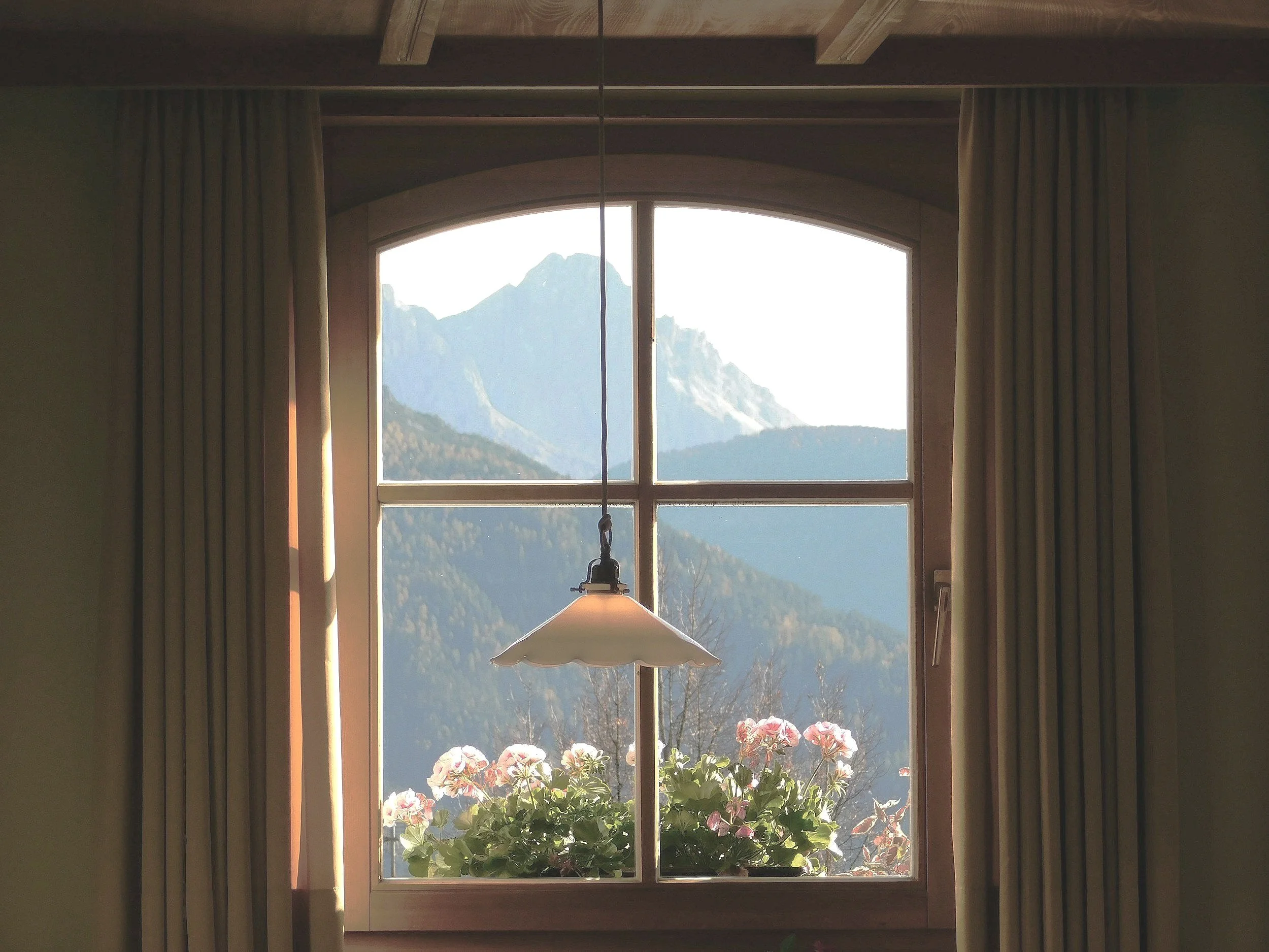 The Window of Tolerance: Understanding Your Capacity, Stress and Nervous System