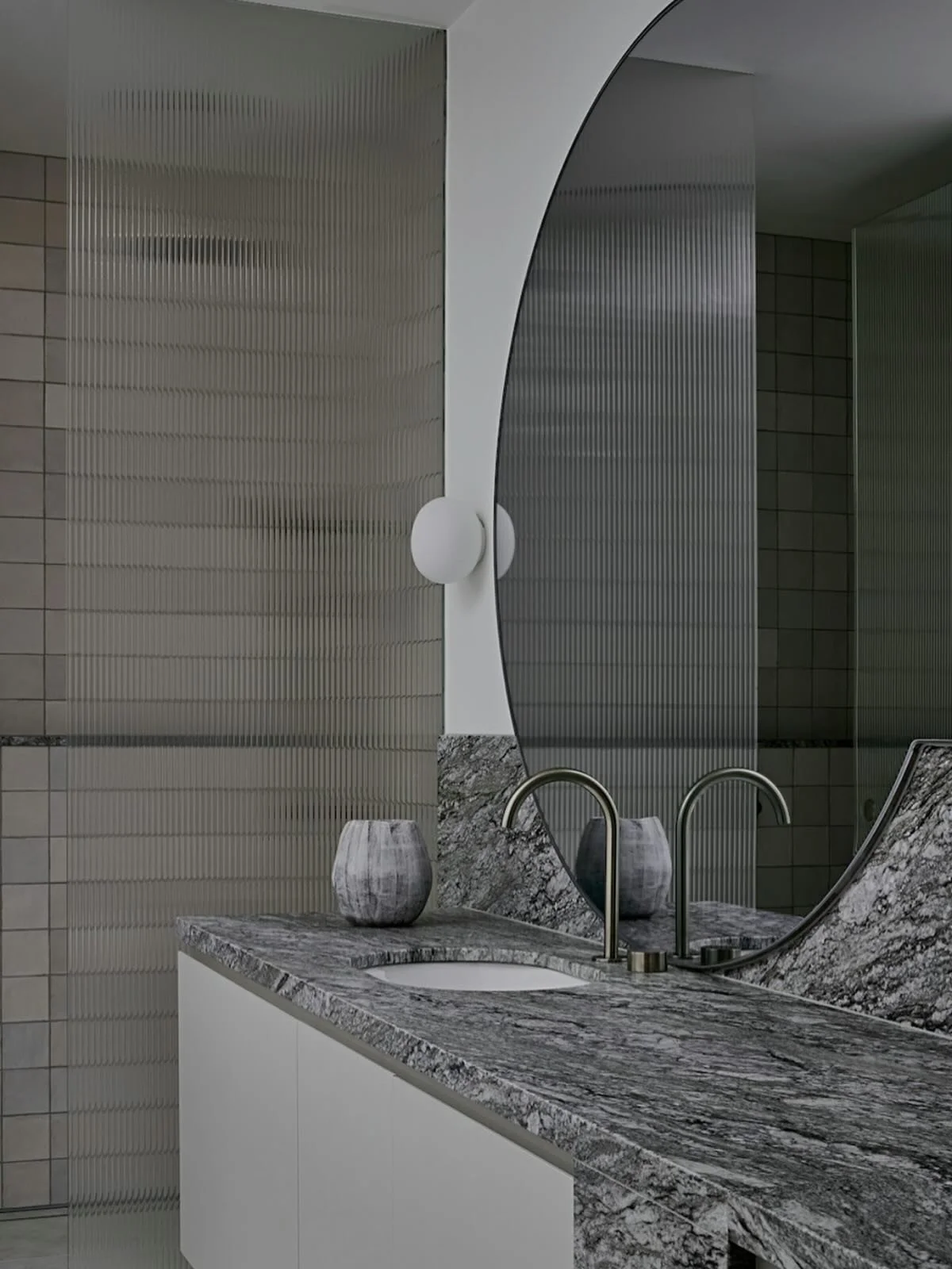 Casa Cortile master ensuite.

Builder: @wilkenhomes 
Architect: @luca_vezzosi_architects 
Photography: @shannonmcgrath7 

#wilken #wilkenhomes #bathroom #bathroominspiration #luxurydesign #luxury #luxuryhomes #ensuite #builder #morningtonpeninsula #s