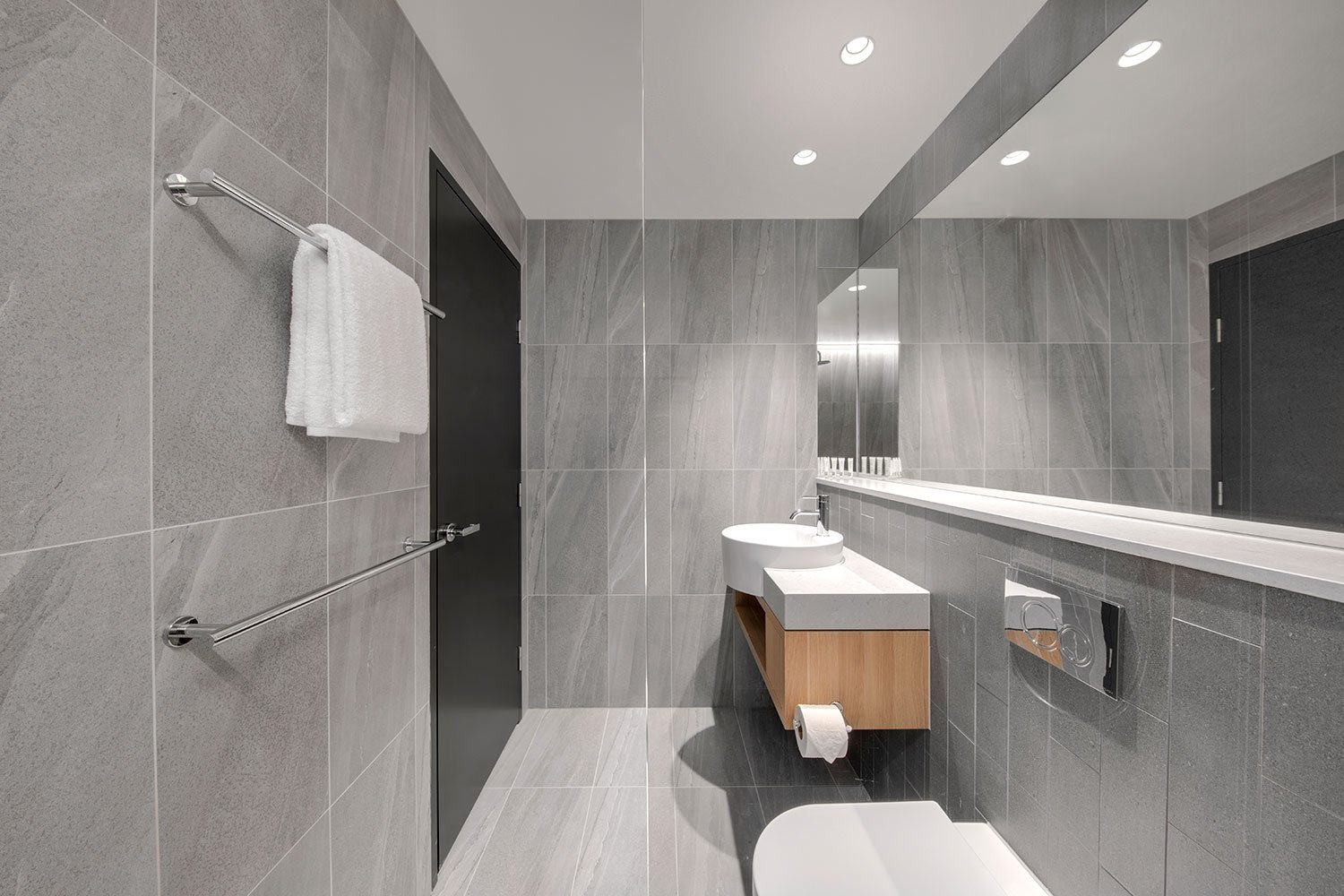 vibe-hotel-hobart-bathroom-02-2020.jpg
