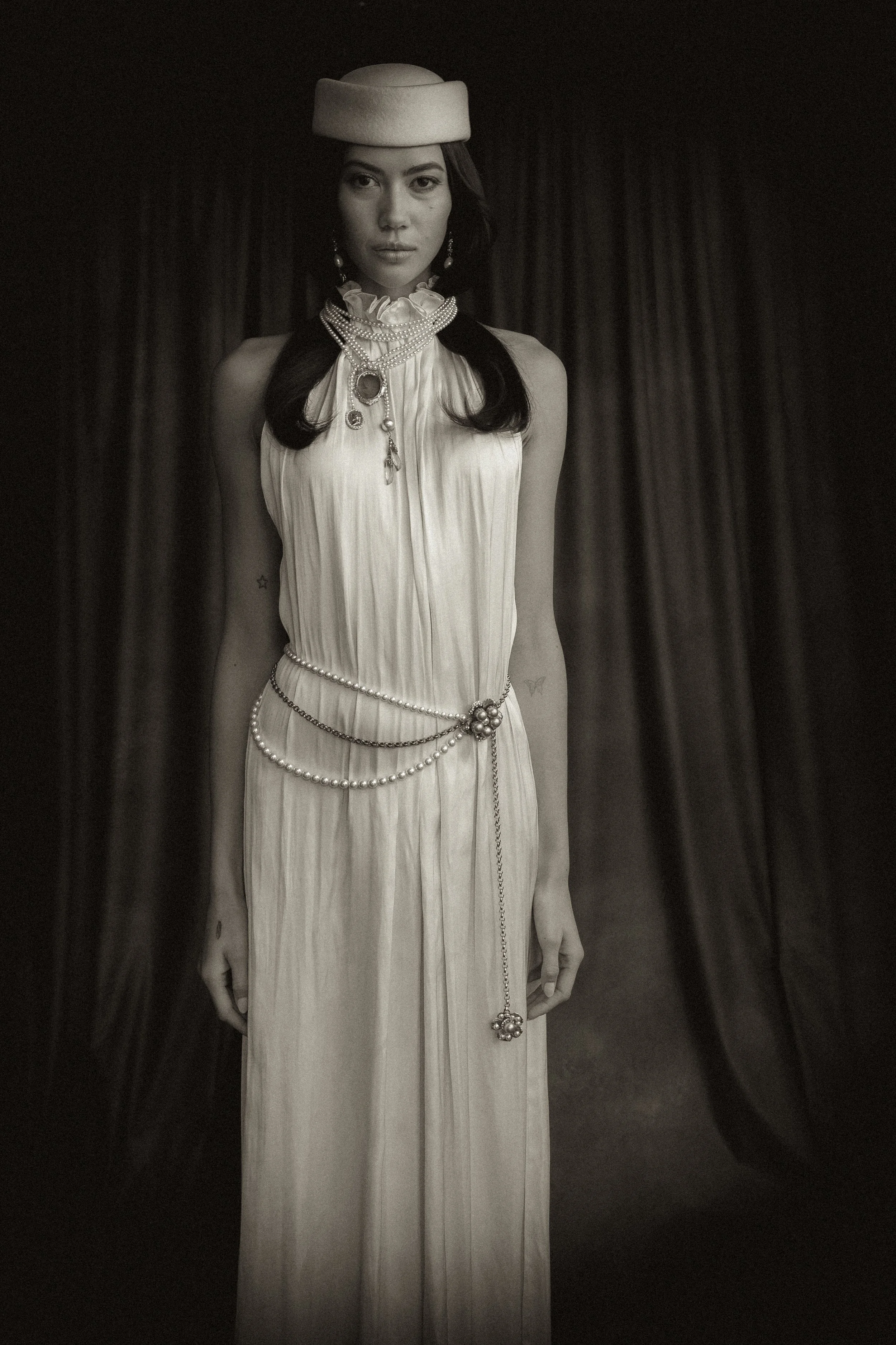 BELT 27-00-AG PERLADA _ NECKLACE 27-30-AG ÉVOLA.  2.jpg