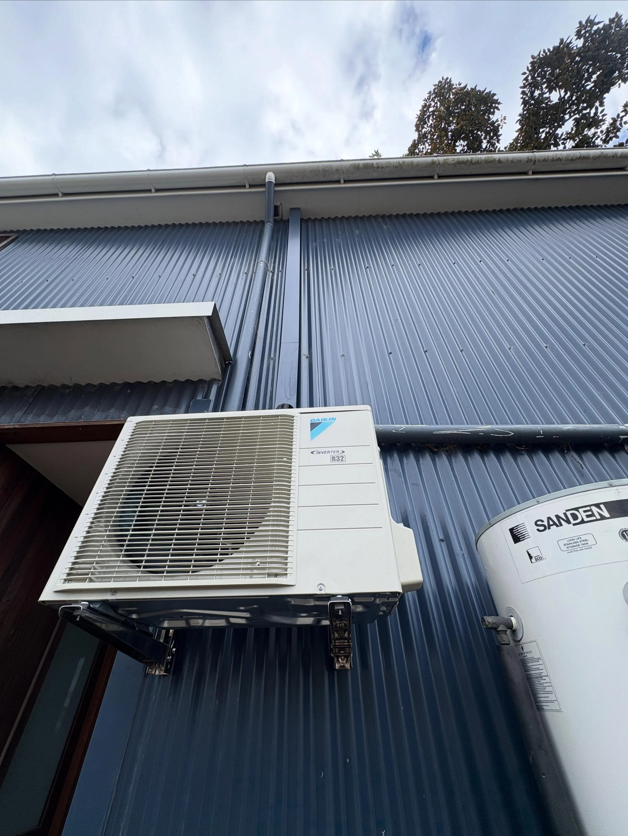 Our Thirroul project completed last month! 

We have been quiet on here! But have been busy pumping out some quality work for our amazing customers! 

CALL TODAY!
📞 0466813088
Or EMAIL 
Liam@bluewrenair.com.au