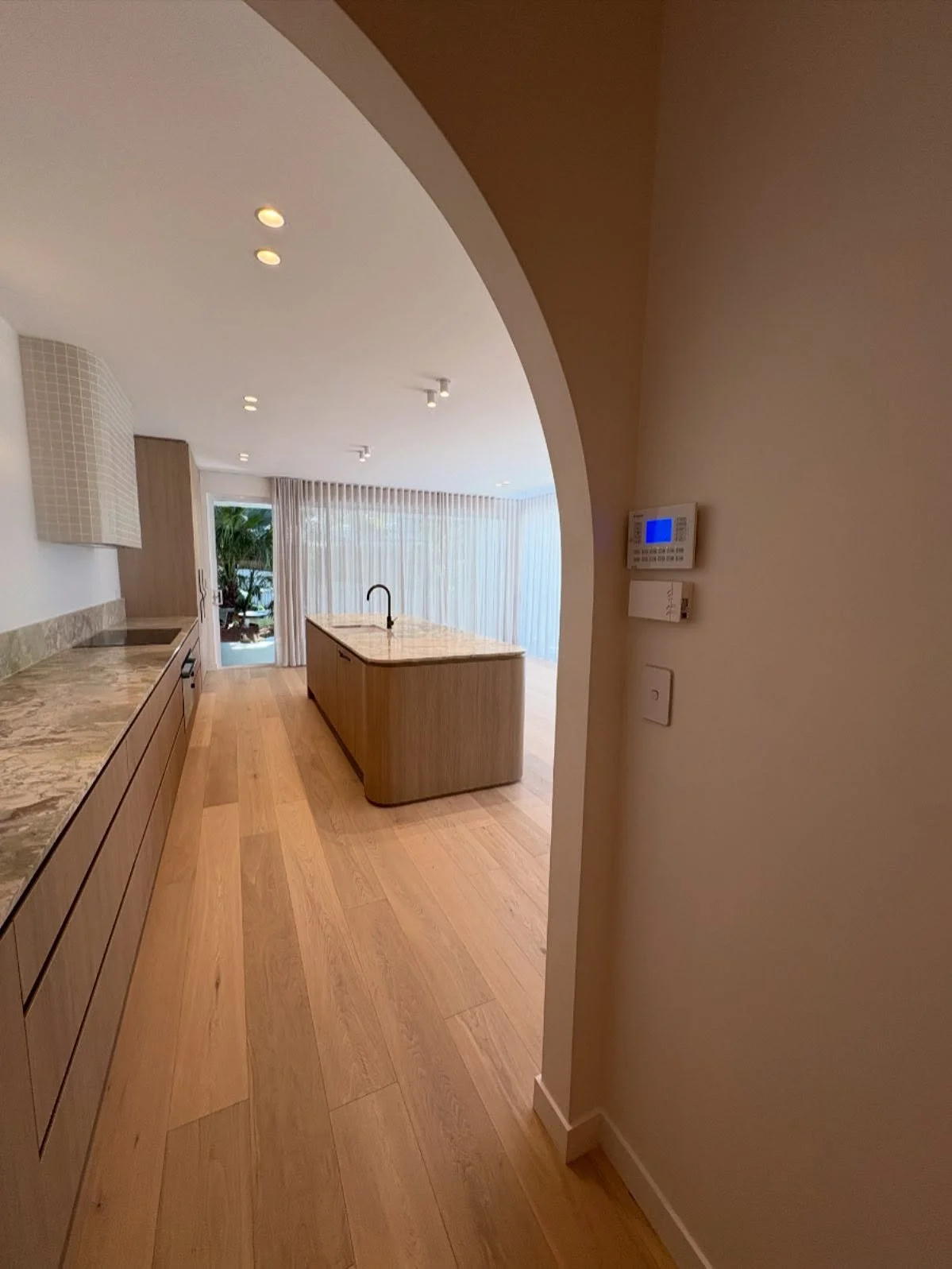 We are so excited to see how the finished shots of our Stunning Thirroul project come out!
Working amongst some quality trades on this build was an absolute pleasure! 

@core_construct_  @debu_studios @mcneicex 
@daneblightpainting @beachlineplumbing