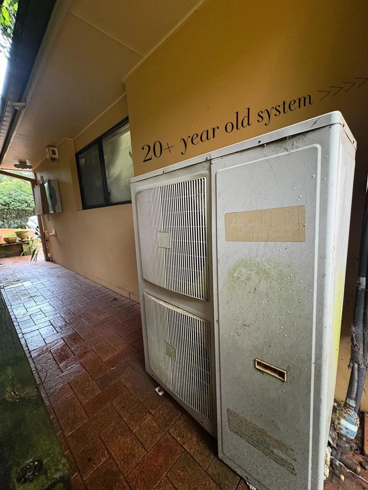 Out with the old and Inefficient ducted system and in with NEW DAIKIN INVERTER REVERSE CYCLE 16KW SYSTEM.. 
❄️☀️Blue Wren Air Conditioning.☀️❄️

📞 0466813088
📧 Liam@bluewrenair.com.au

https://www.facebook.com/share/16gD5PtxJM/?mibextid=wwXIfr
