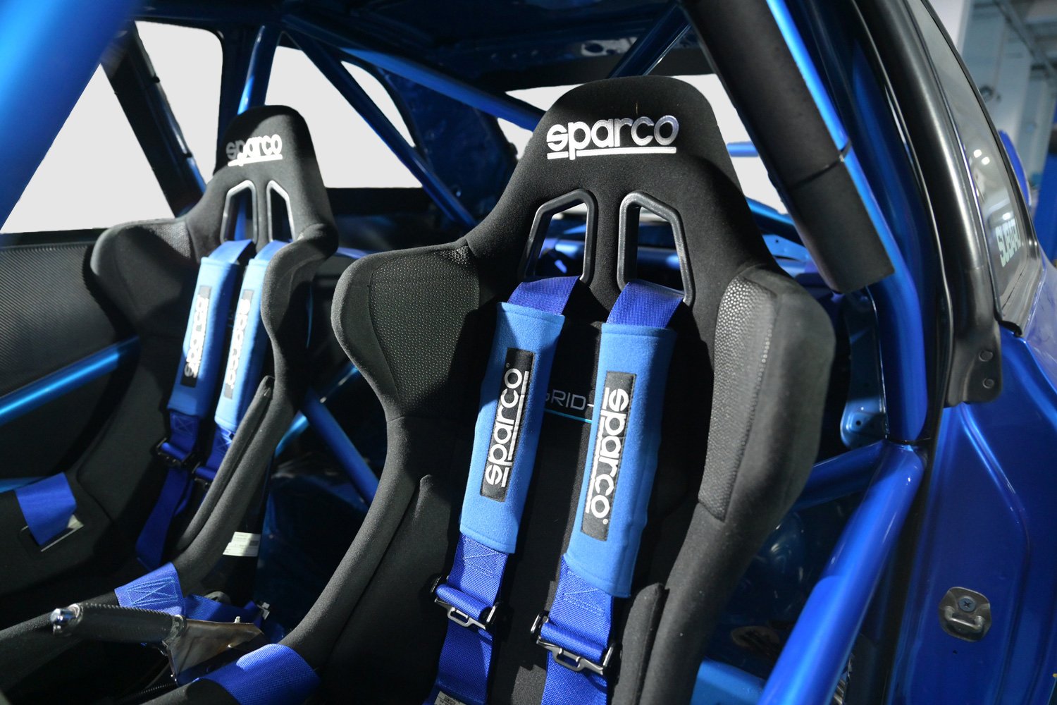 p2000 front seats