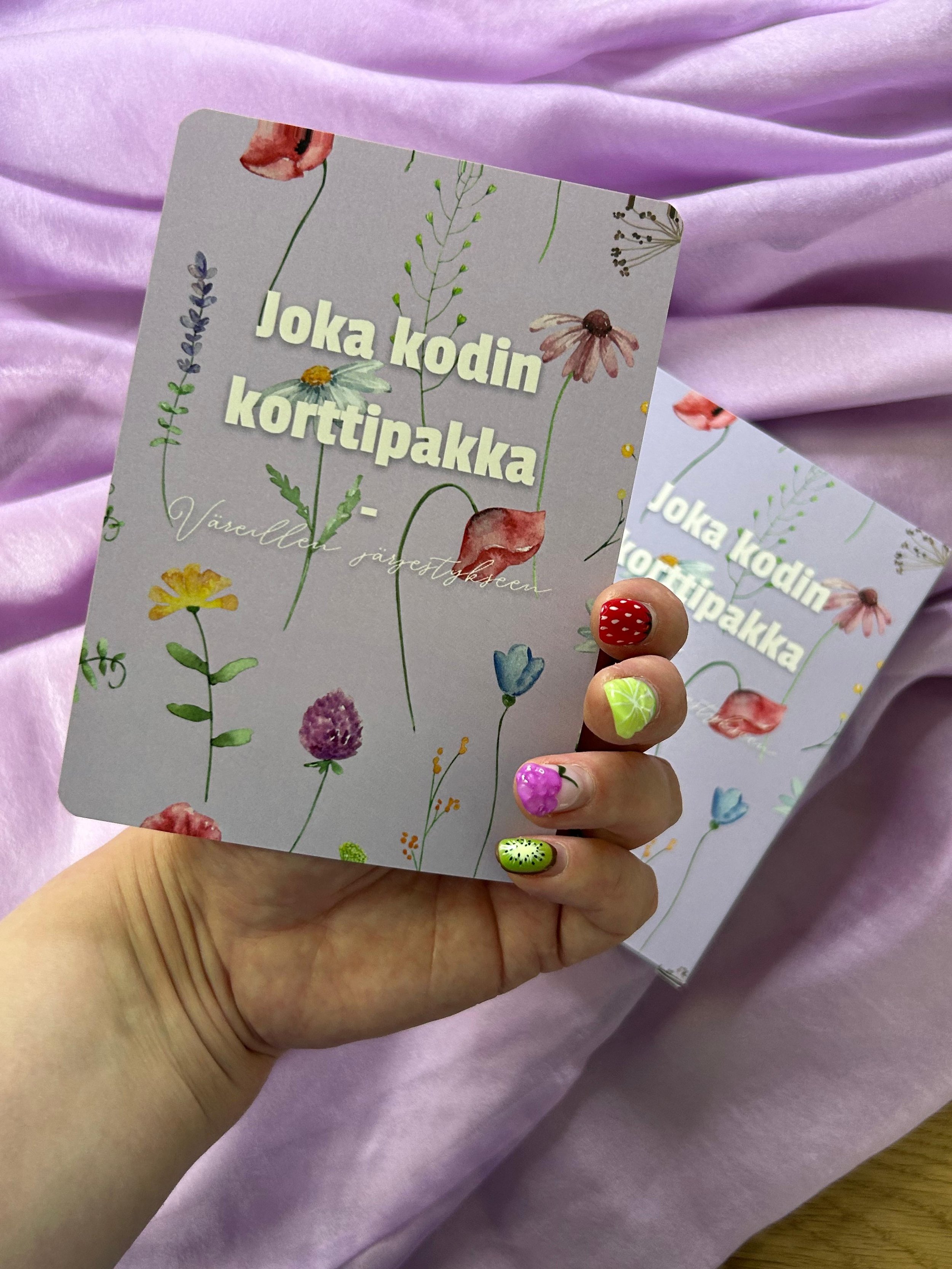 Joka kodin korttipakka - Väreillen järjestykseen takapuoli.jpg