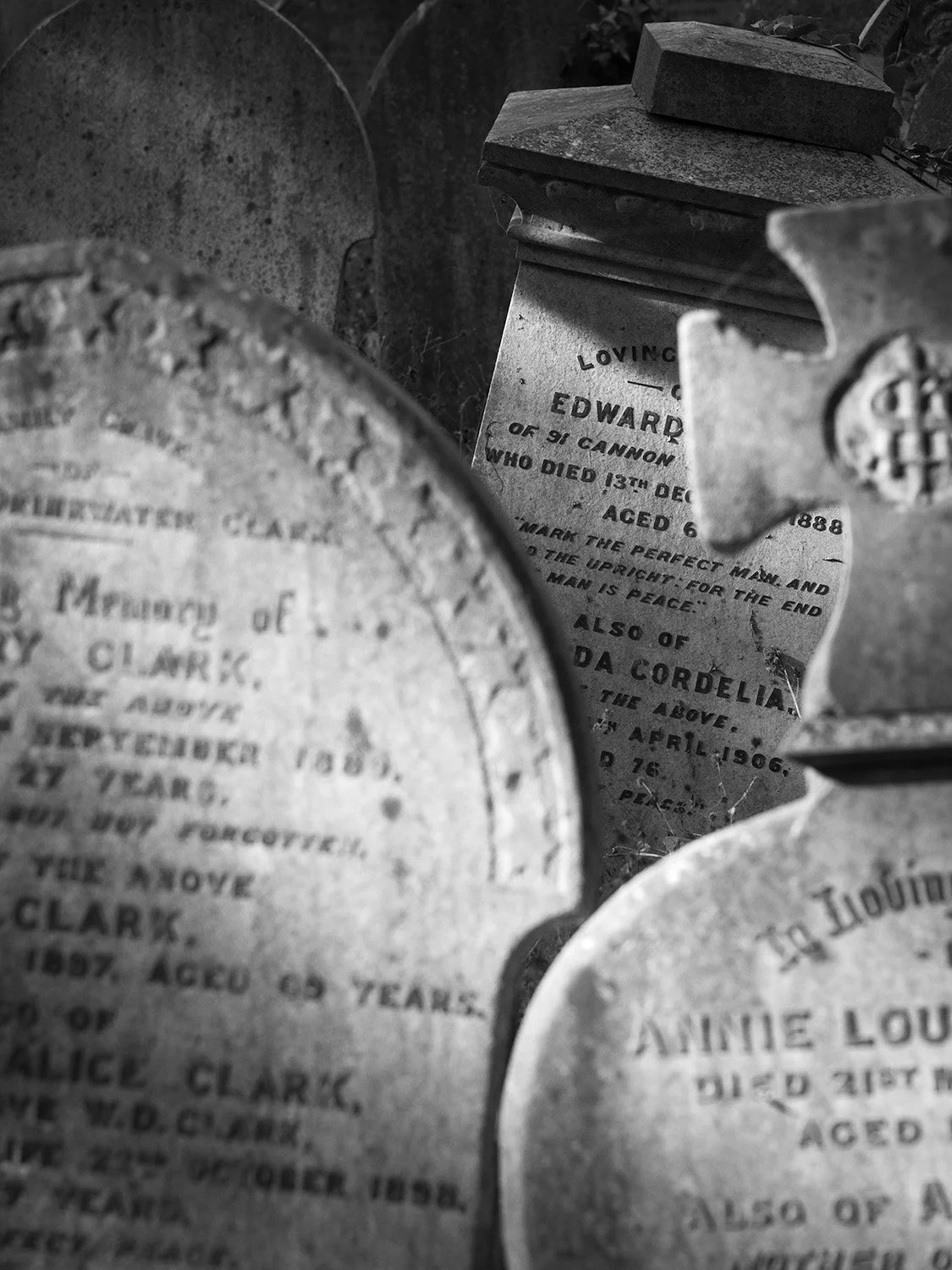 Bosham cemetery gravestones
