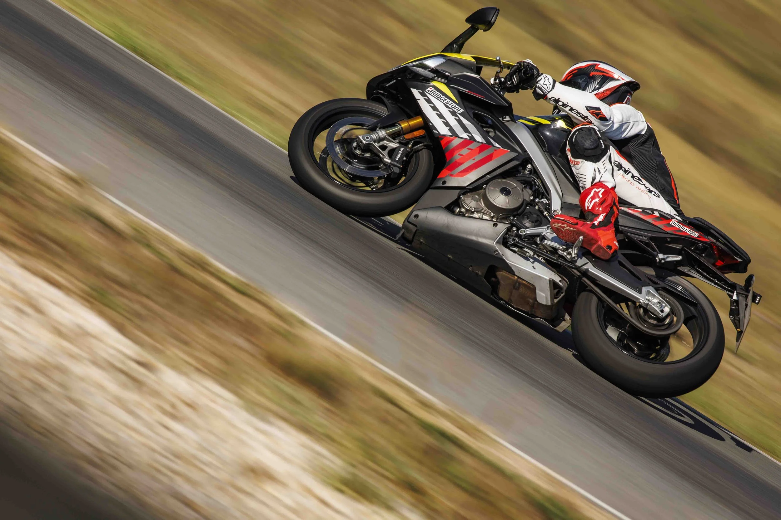 BridgestoneSupersportsTest_2026_web_015.JPG