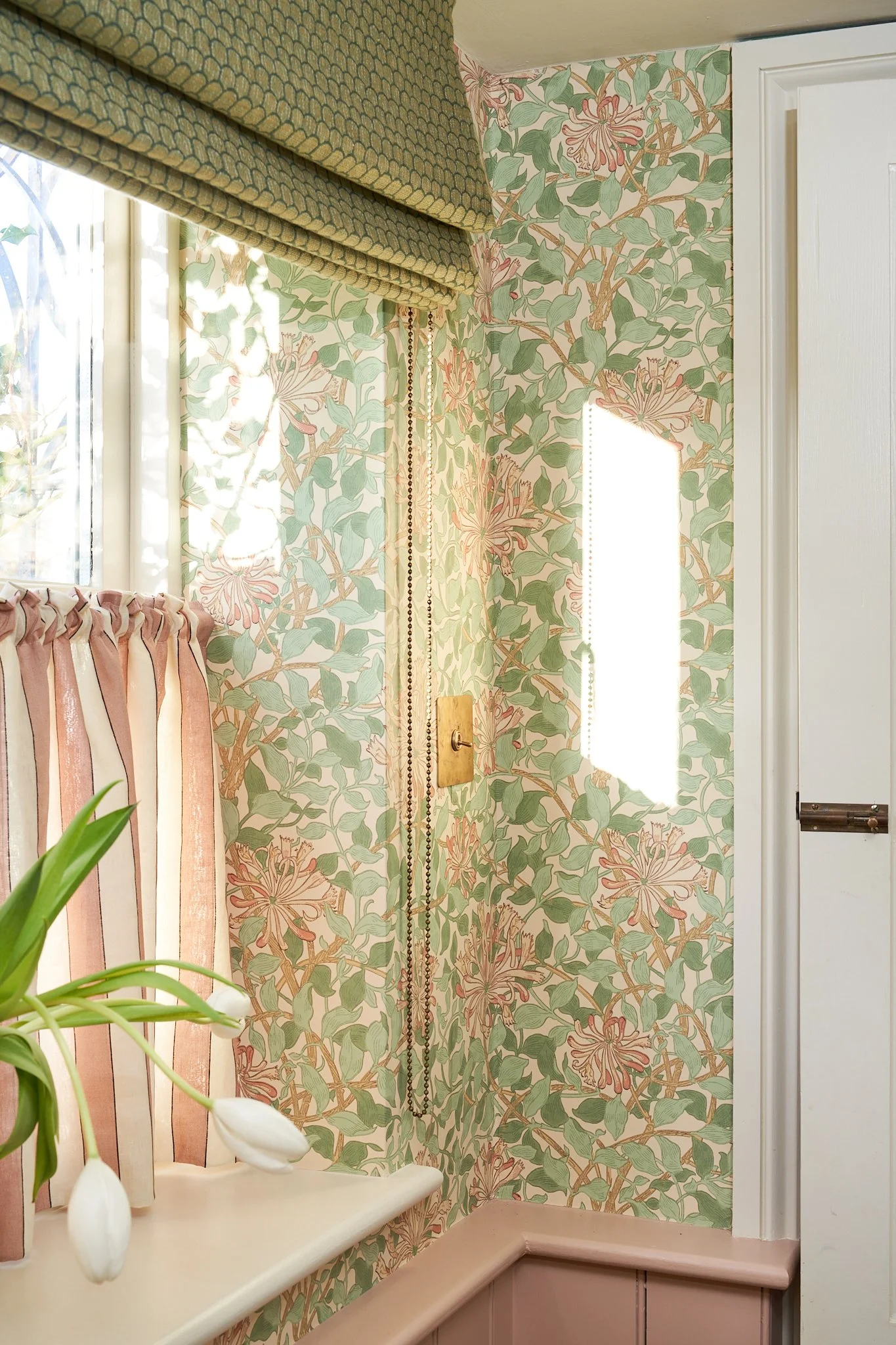 Downstairs Loo 1.jpg